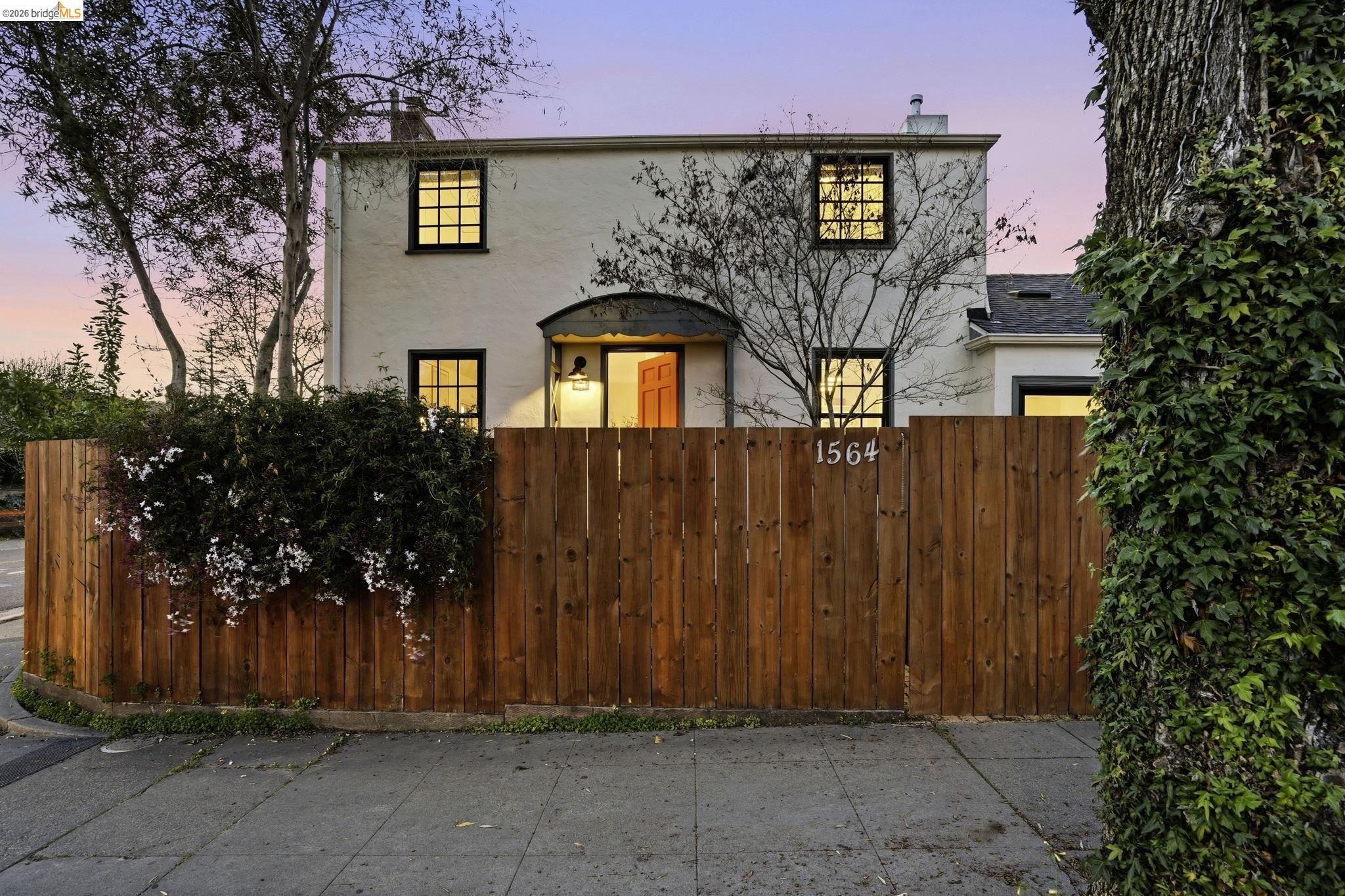 1564 Sacramento St