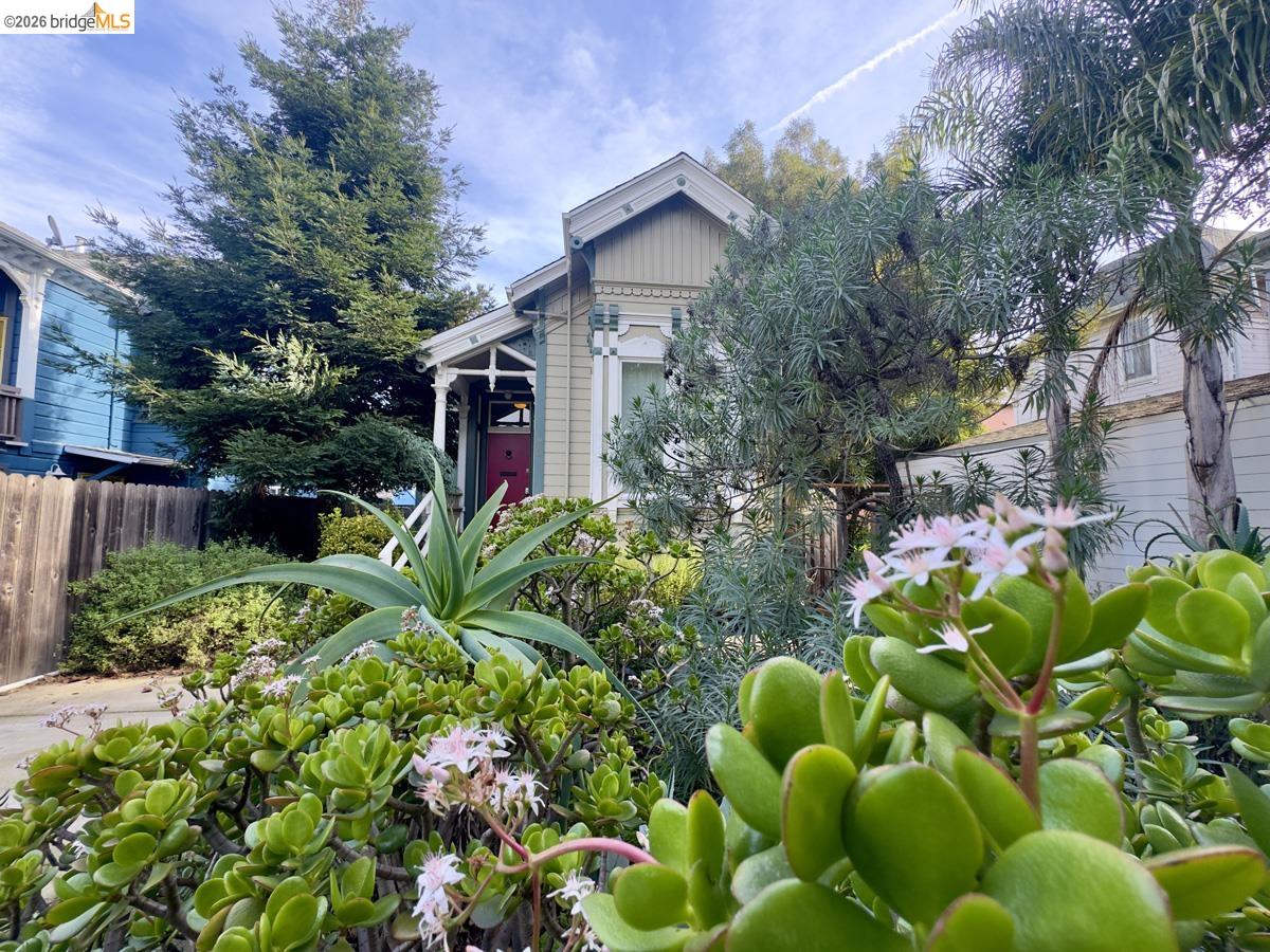 1022 Chestnut Street