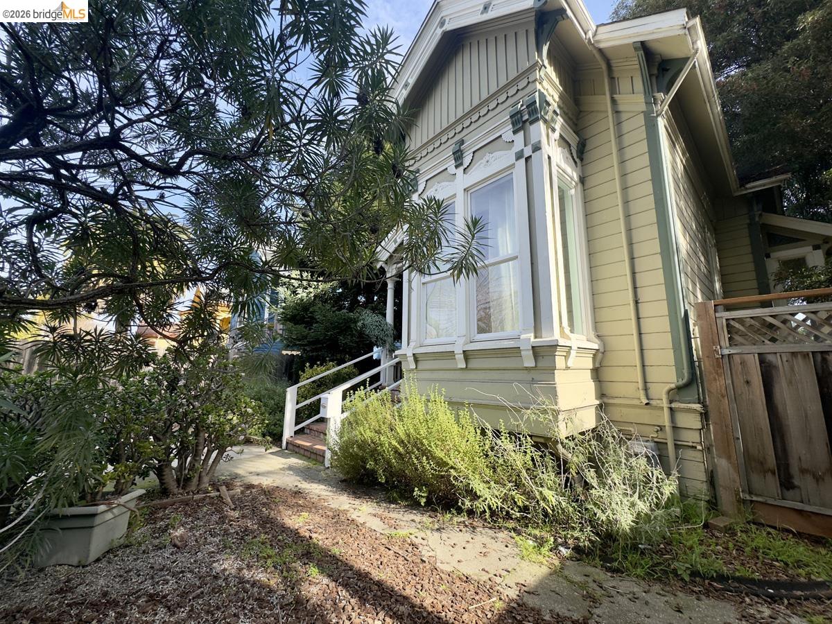 1022 Chestnut Street