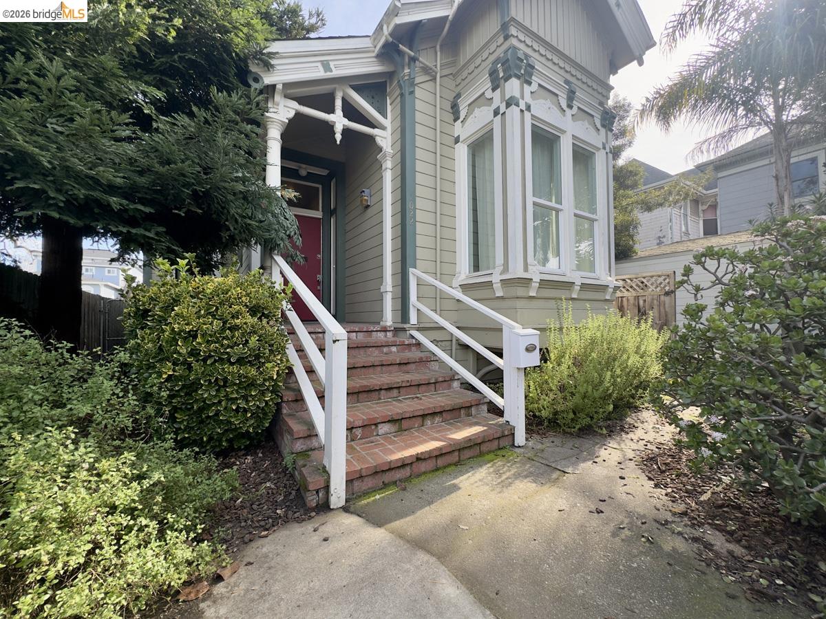 1022 Chestnut Street
