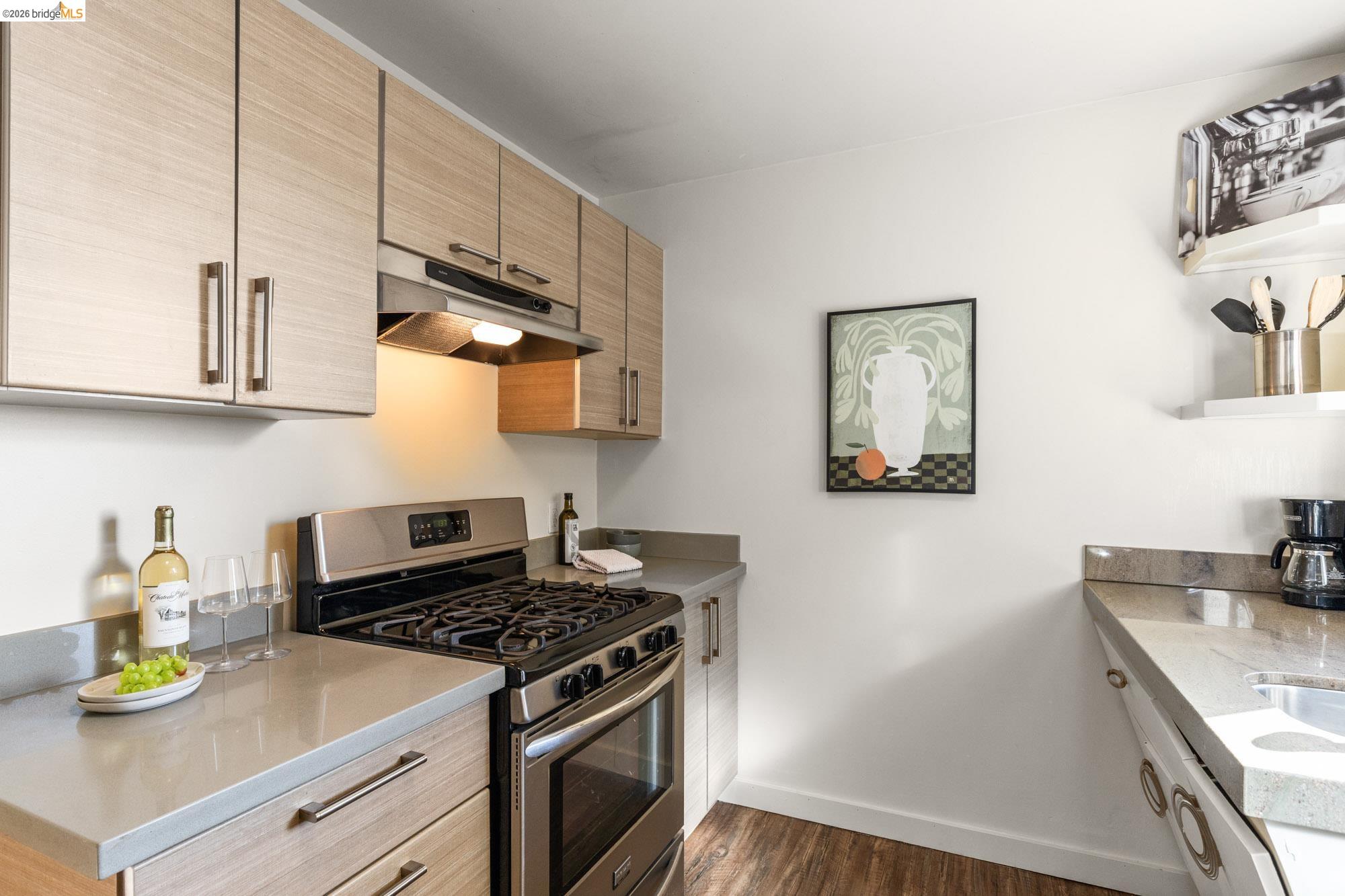4452 Davenport Ave