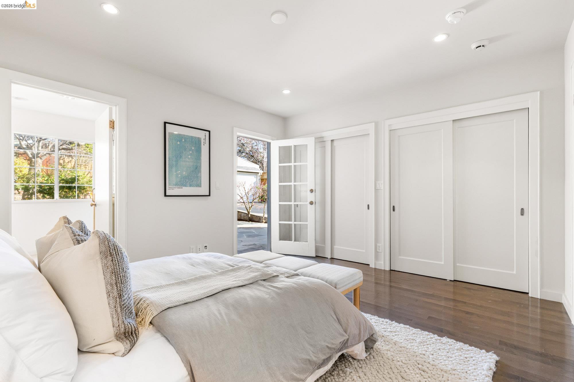 4452 Davenport Ave