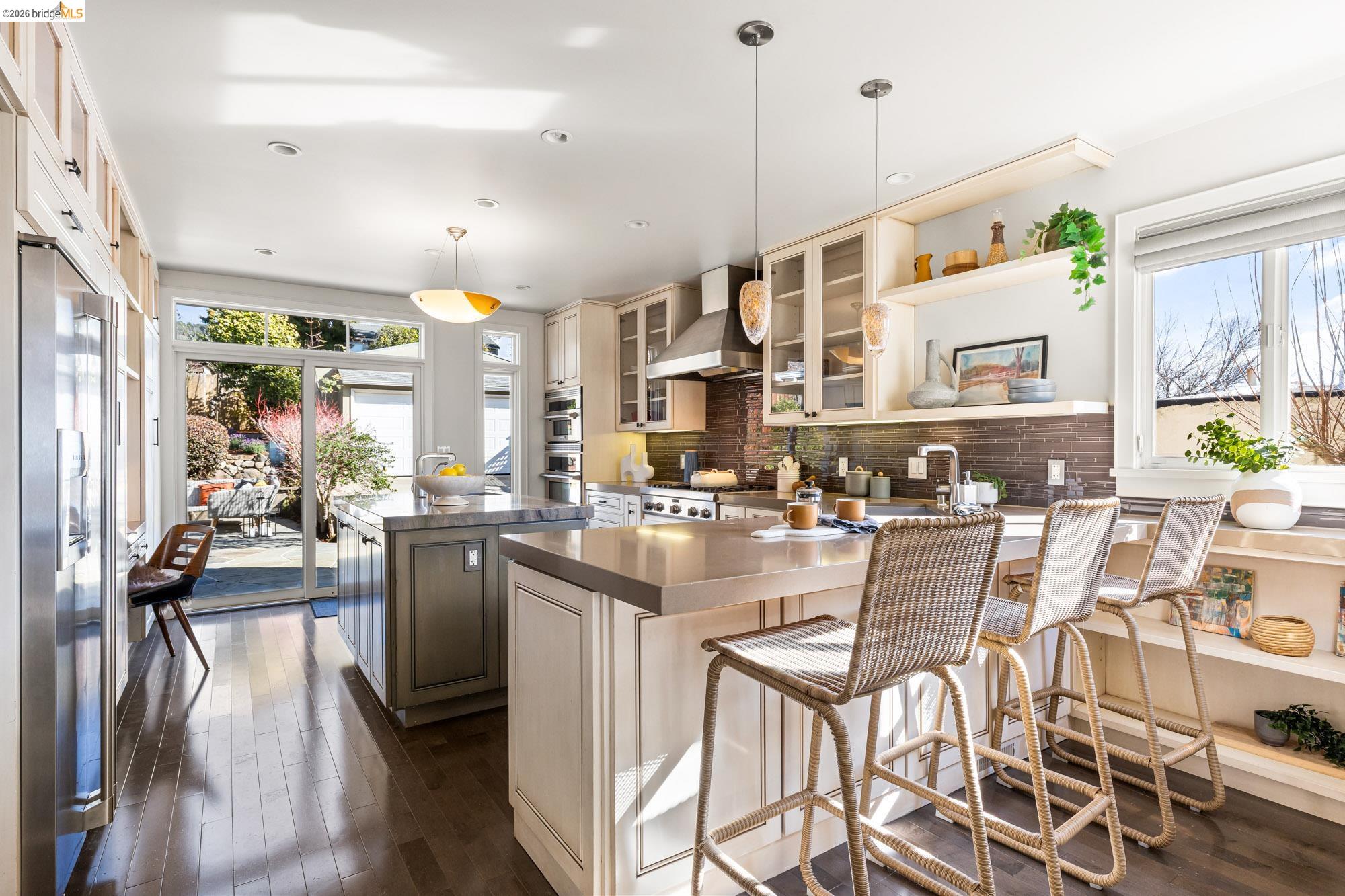 4452 Davenport Ave