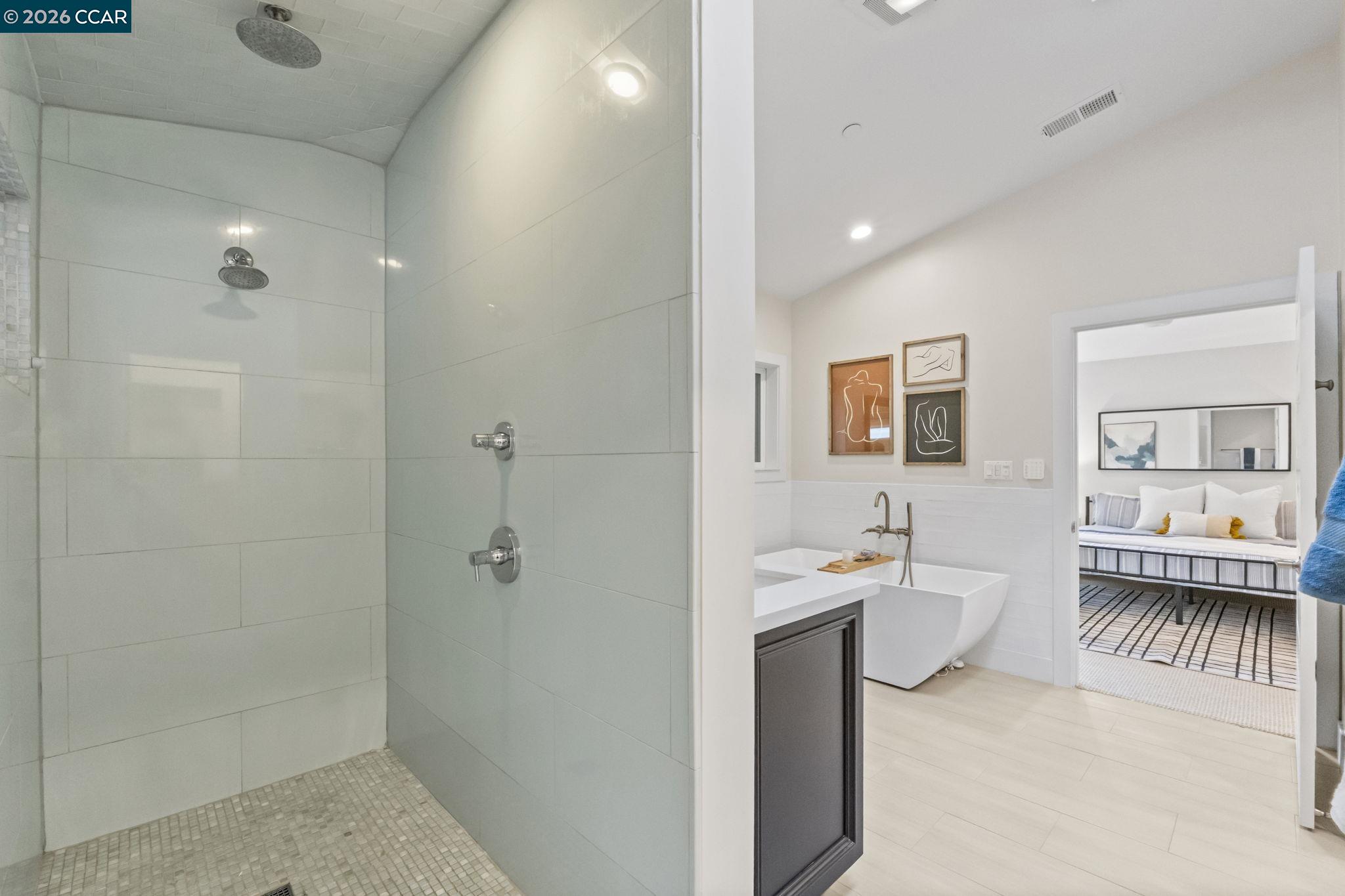6165 Doncaster Pl