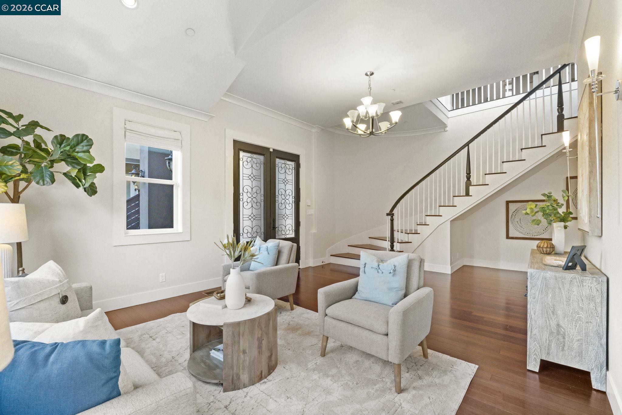 6165 Doncaster Pl