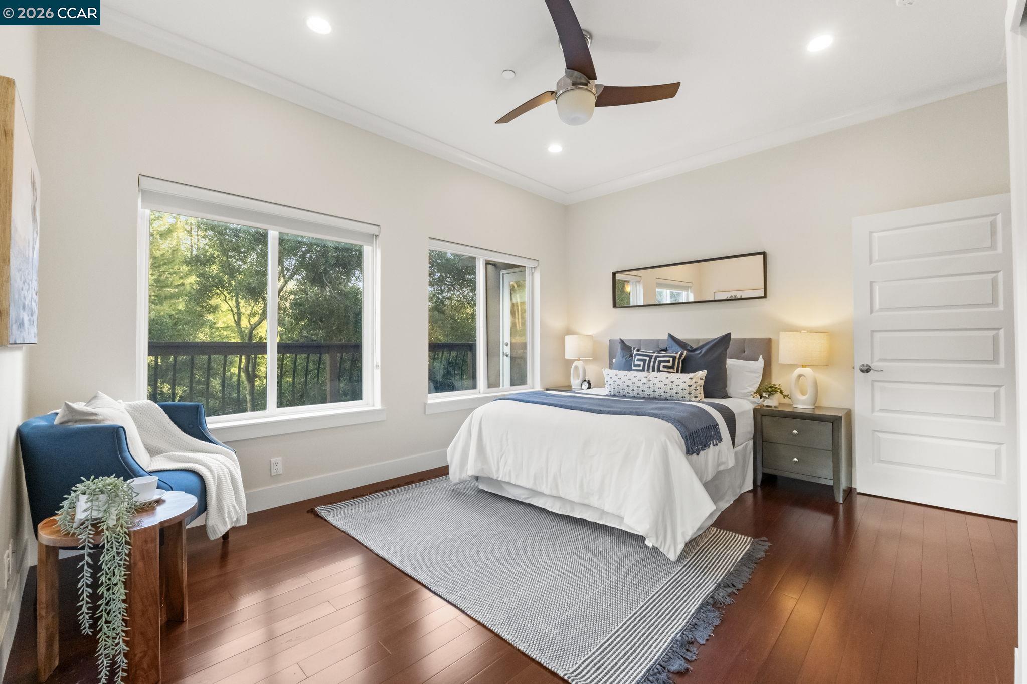 6165 Doncaster Pl