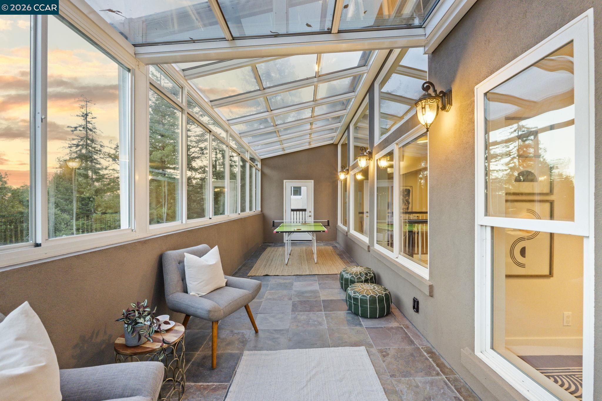 6165 Doncaster Pl