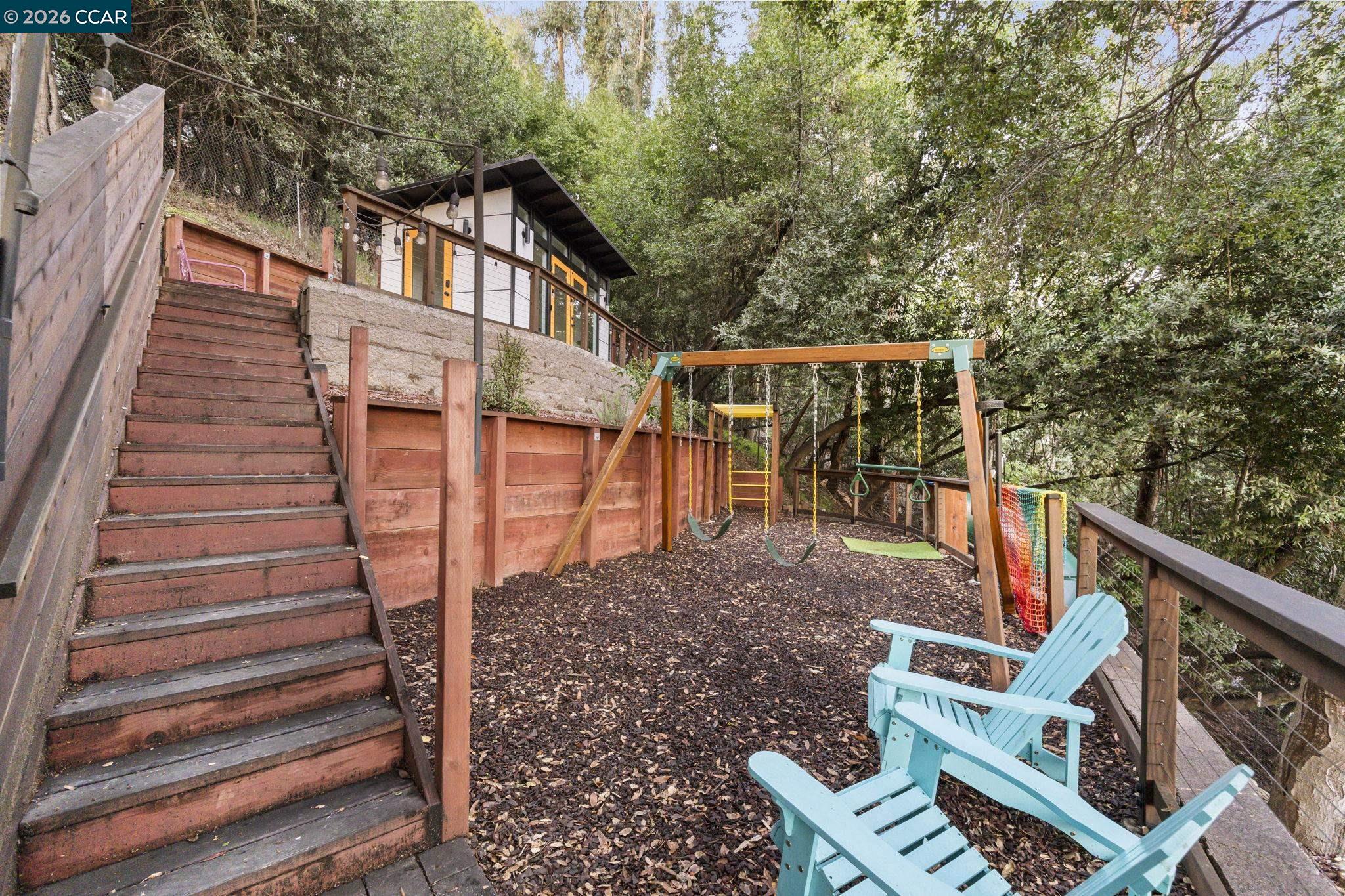 6165 Doncaster Pl