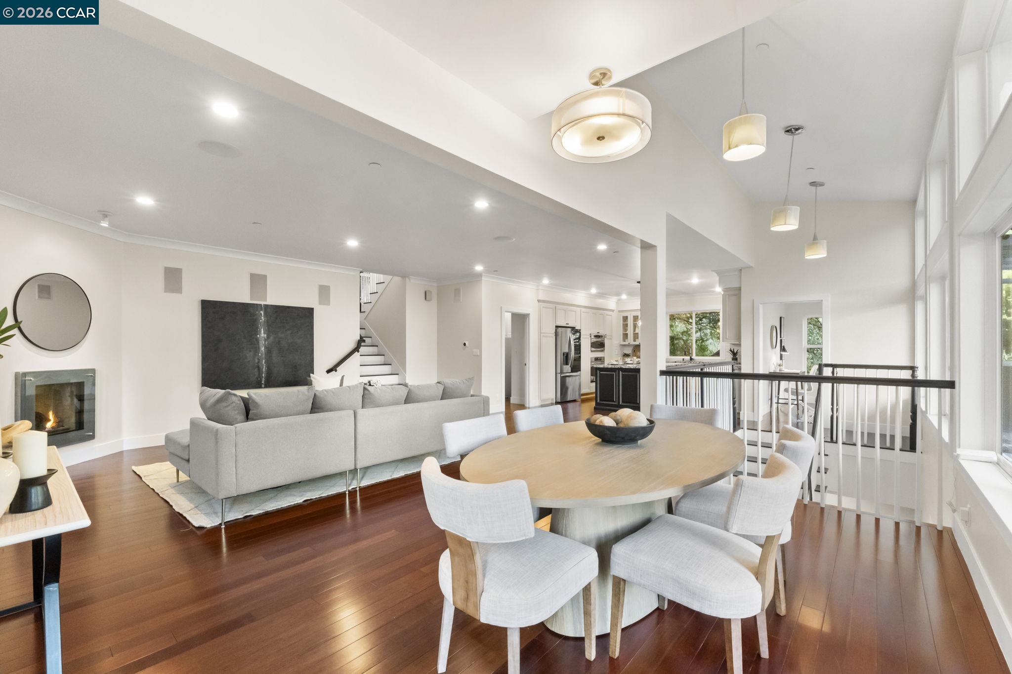 6165 Doncaster Pl