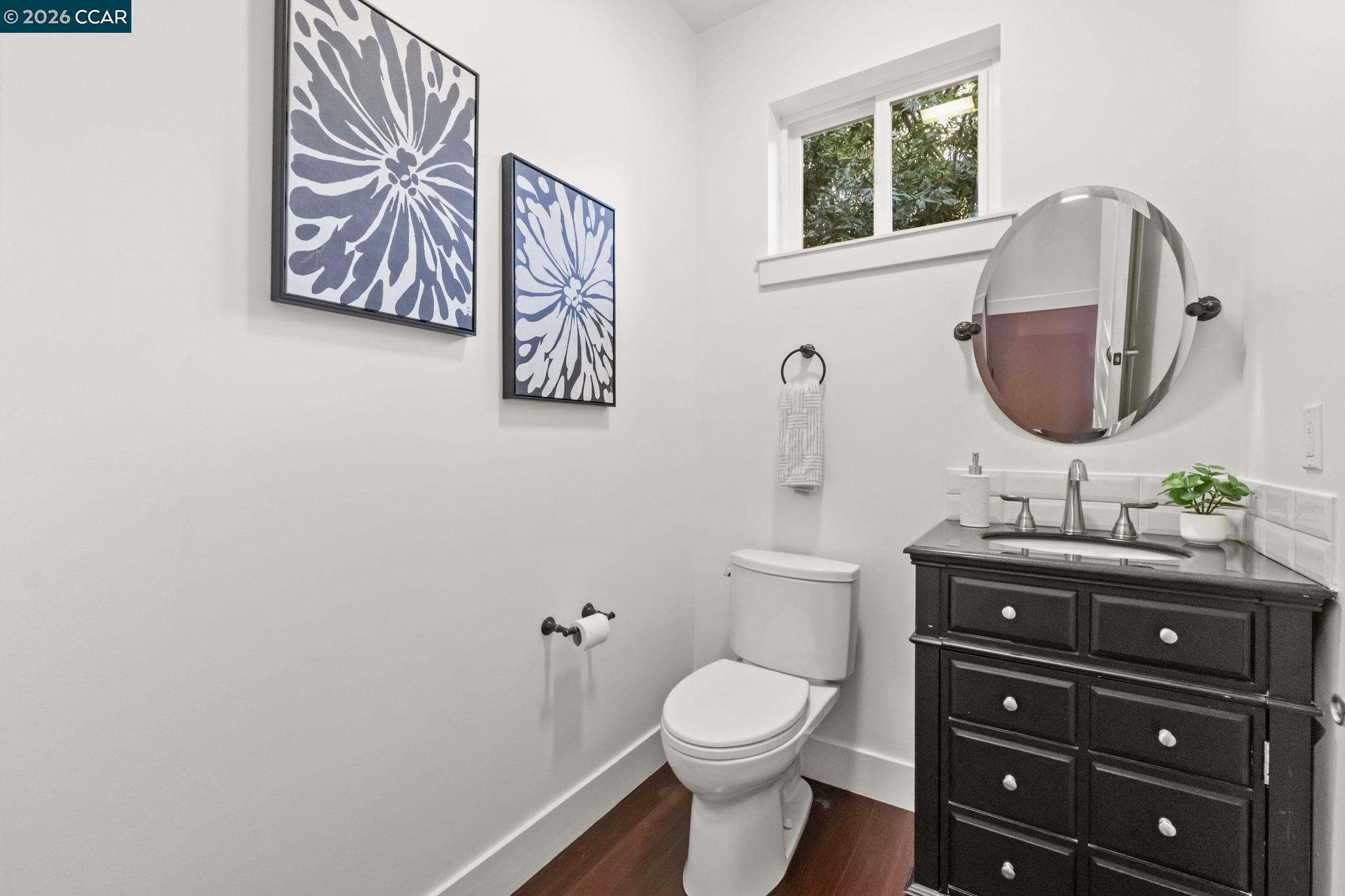 6165 Doncaster Pl