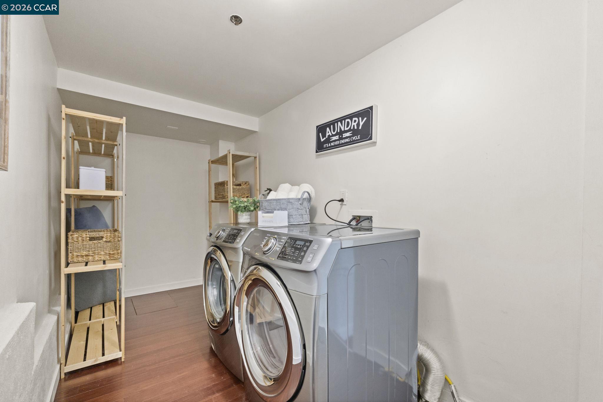 6165 Doncaster Pl