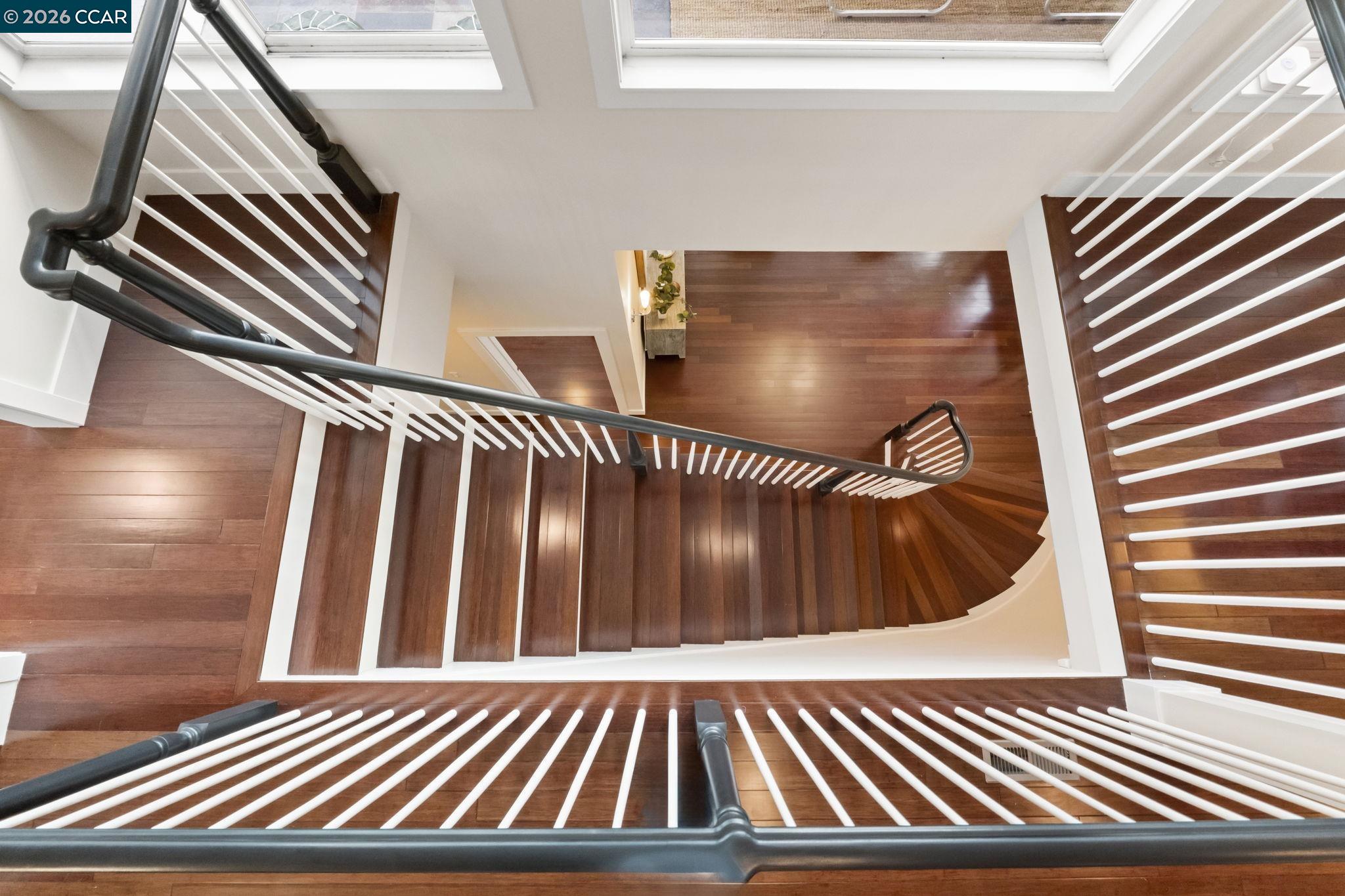 6165 Doncaster Pl