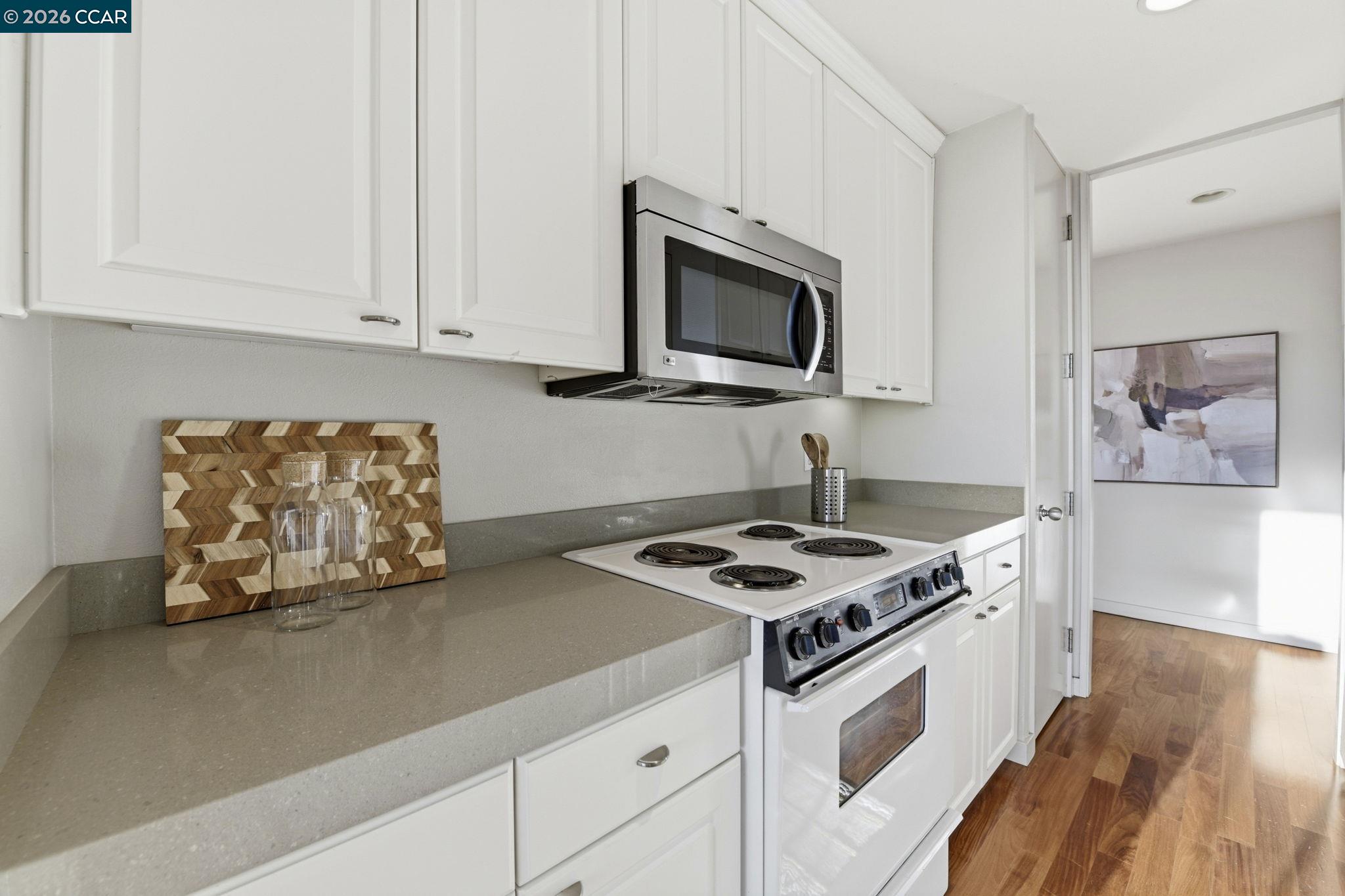 565 Bellevue Ave # 1403