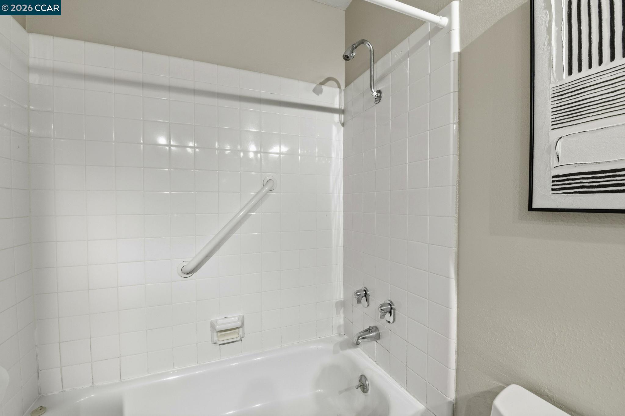 565 Bellevue Ave # 1403