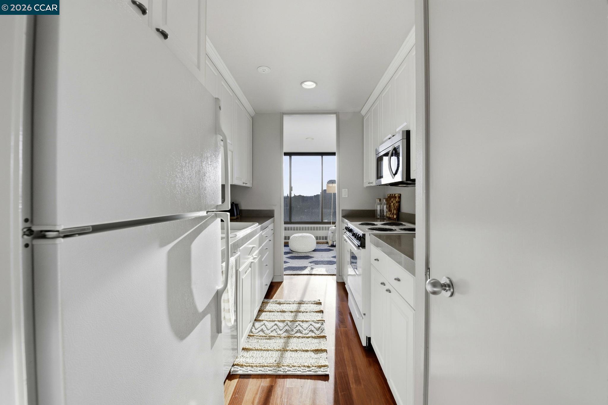 565 Bellevue Ave # 1403