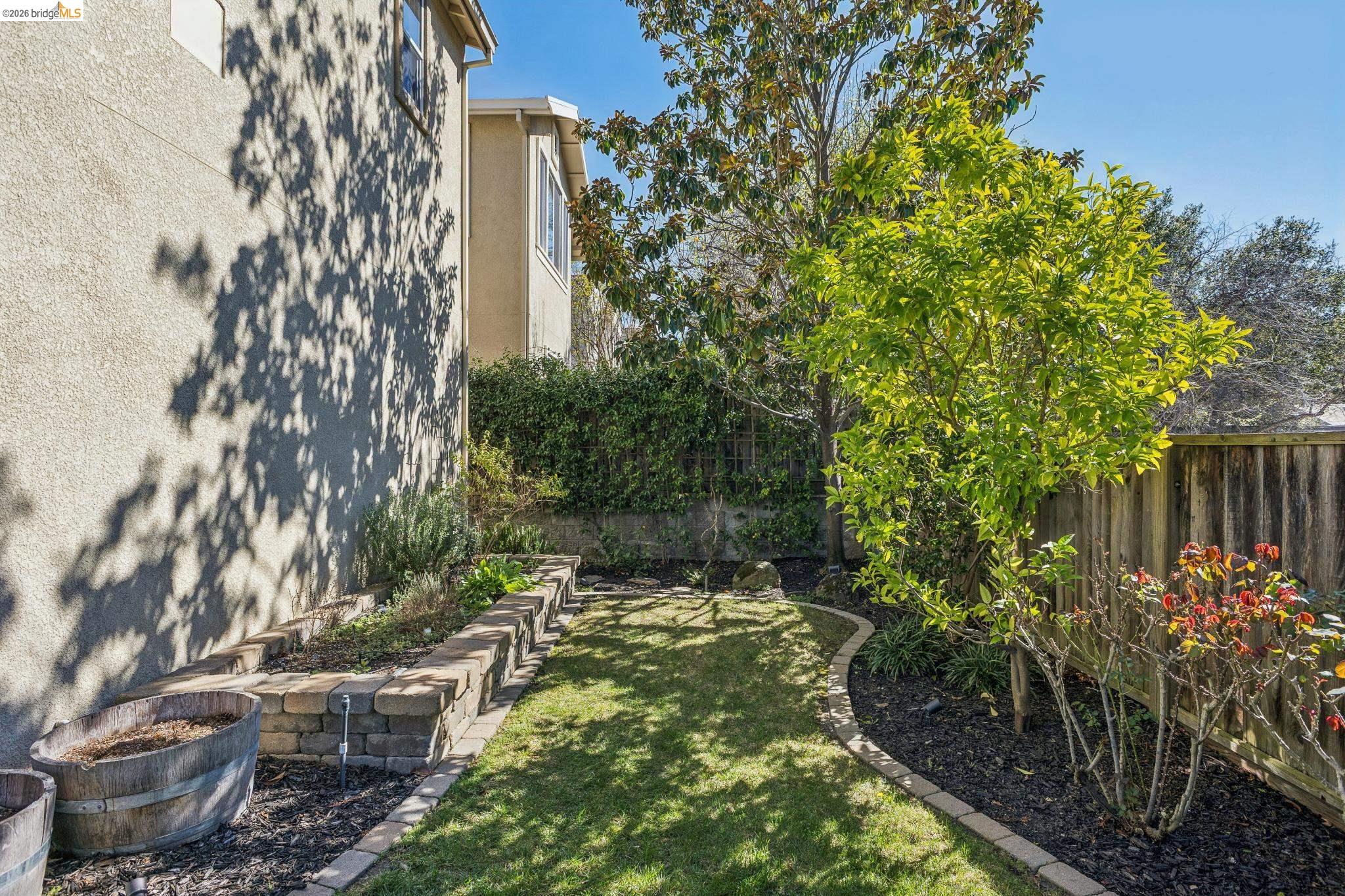 548 Gabriel Ct