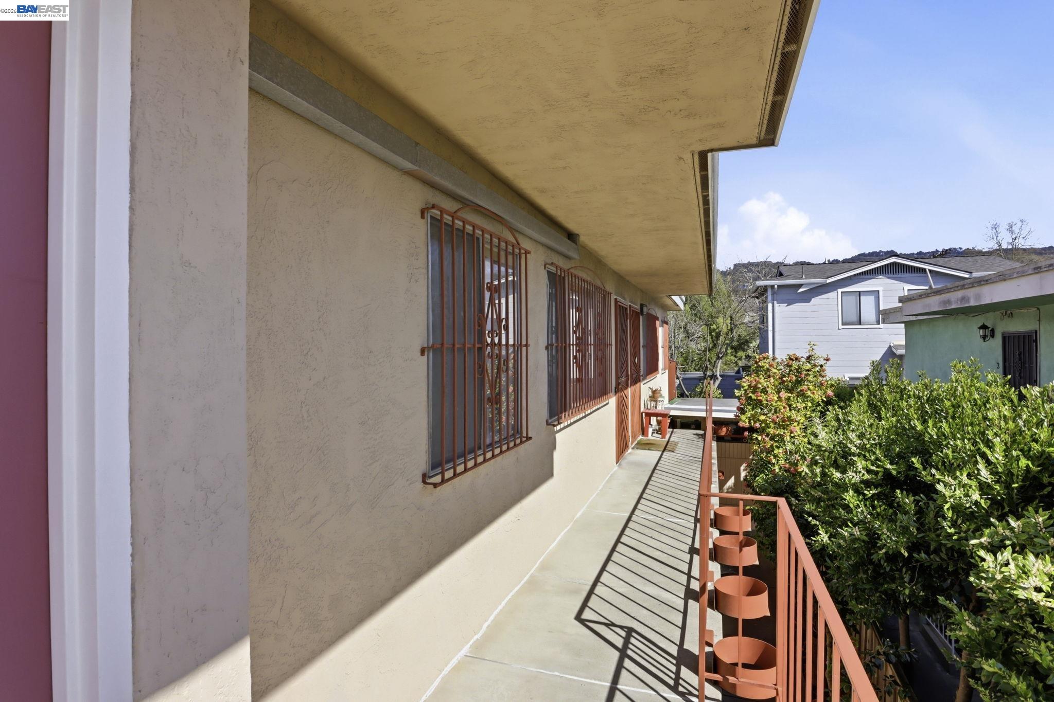 2550 Damuth St