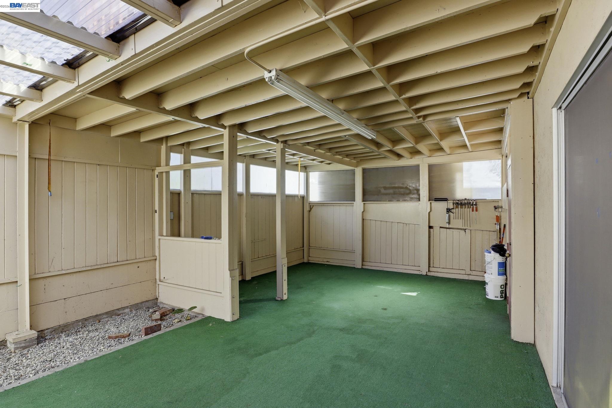 2550 Damuth St