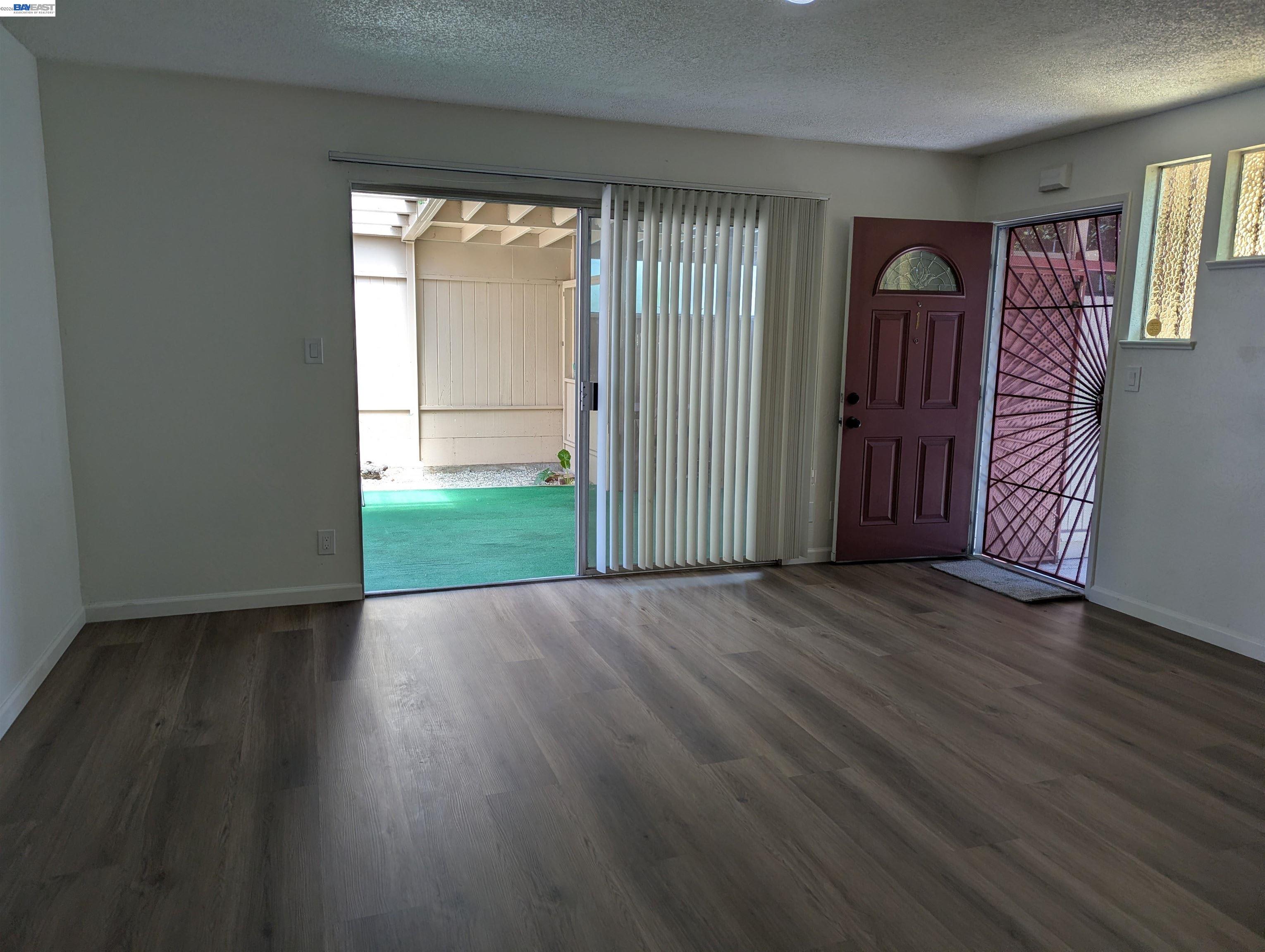 2550 Damuth St