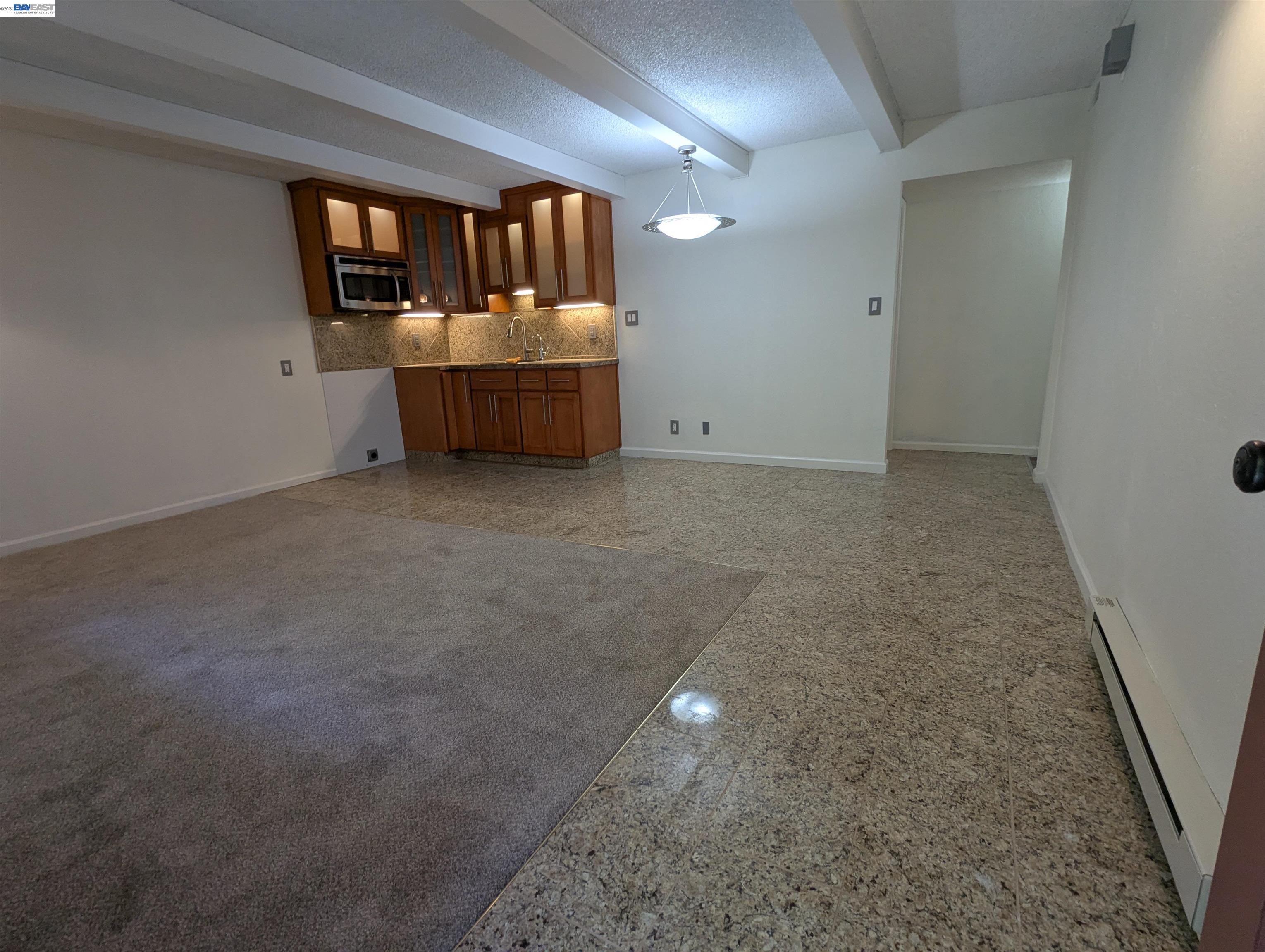 2550 Damuth St