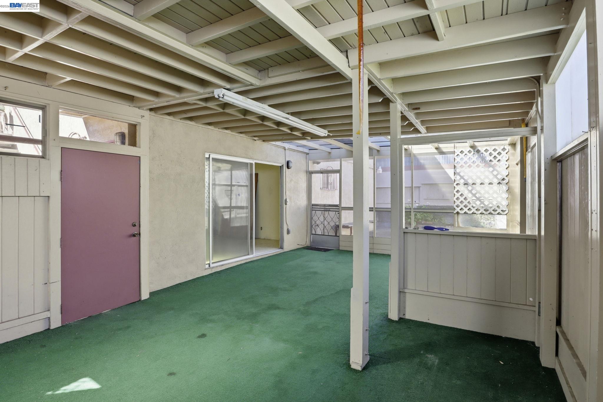 2550 Damuth St