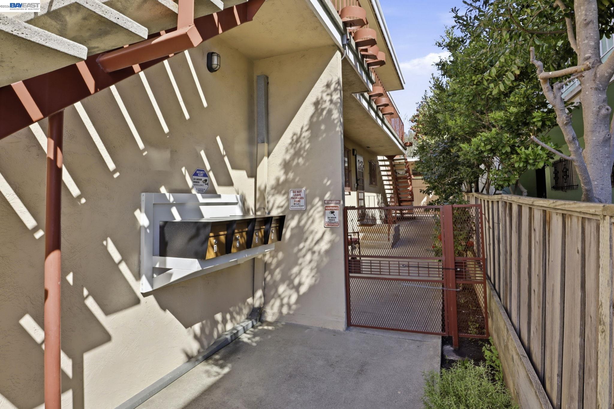 2550 Damuth St