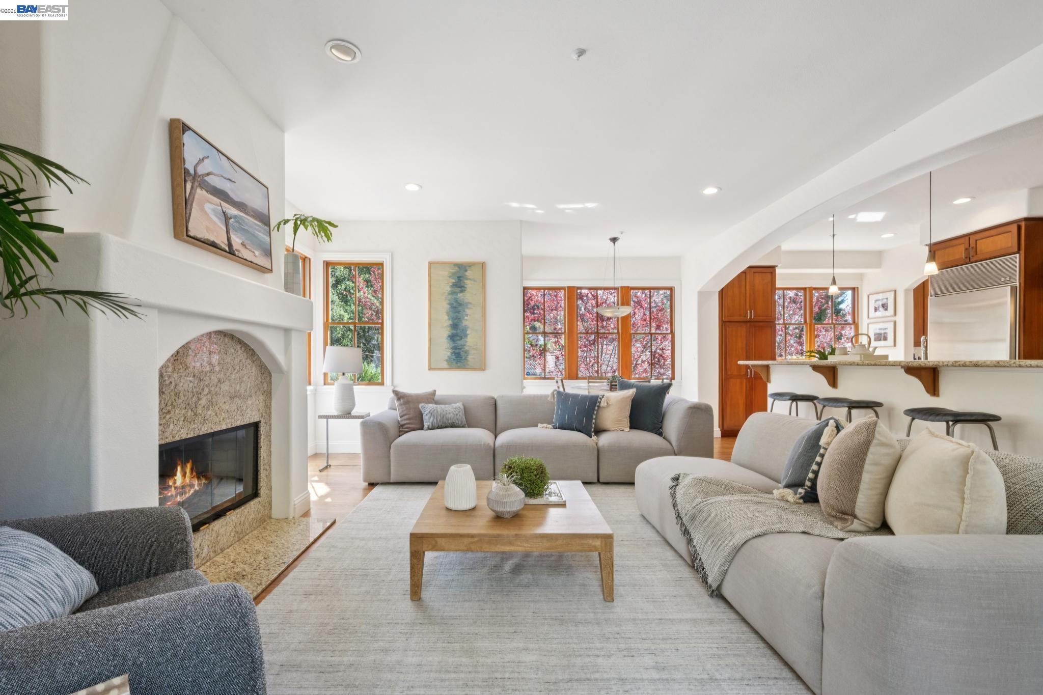942 AQUARIUS WAY