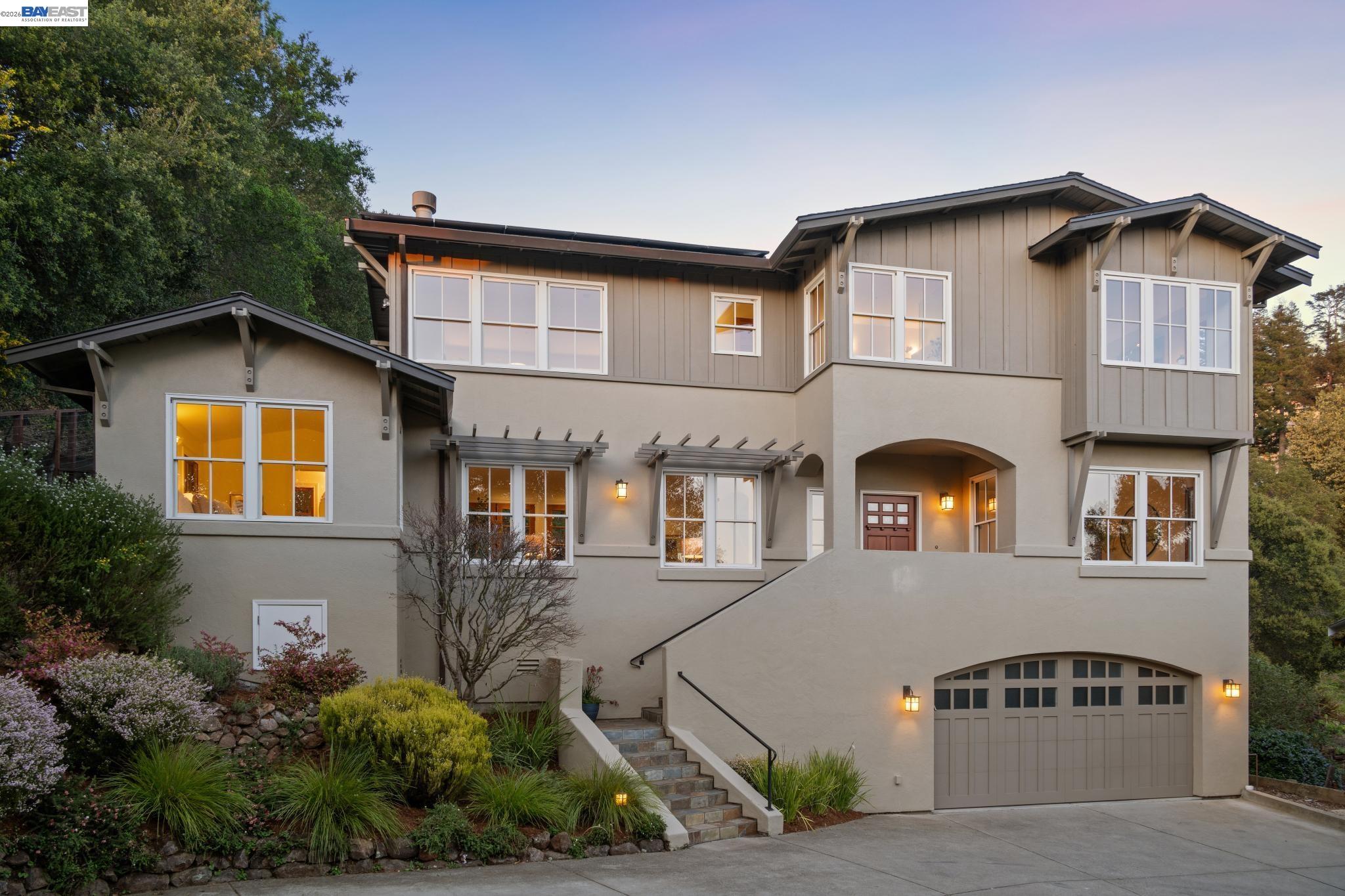 942 AQUARIUS WAY