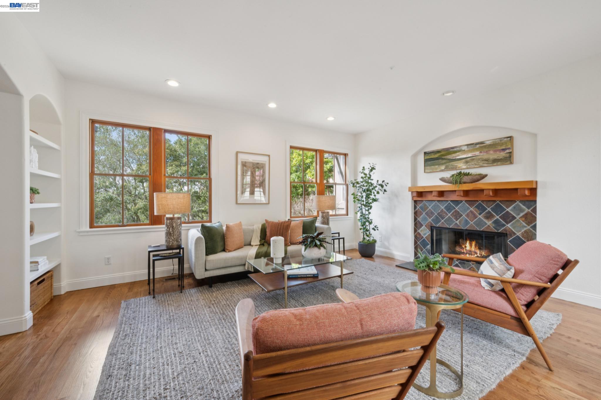 942 AQUARIUS WAY