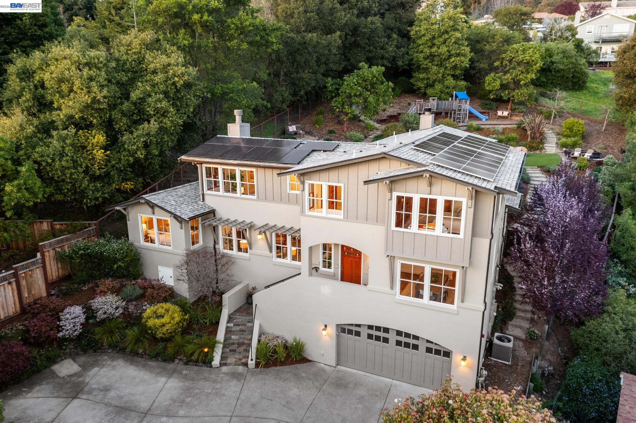 942 AQUARIUS WAY