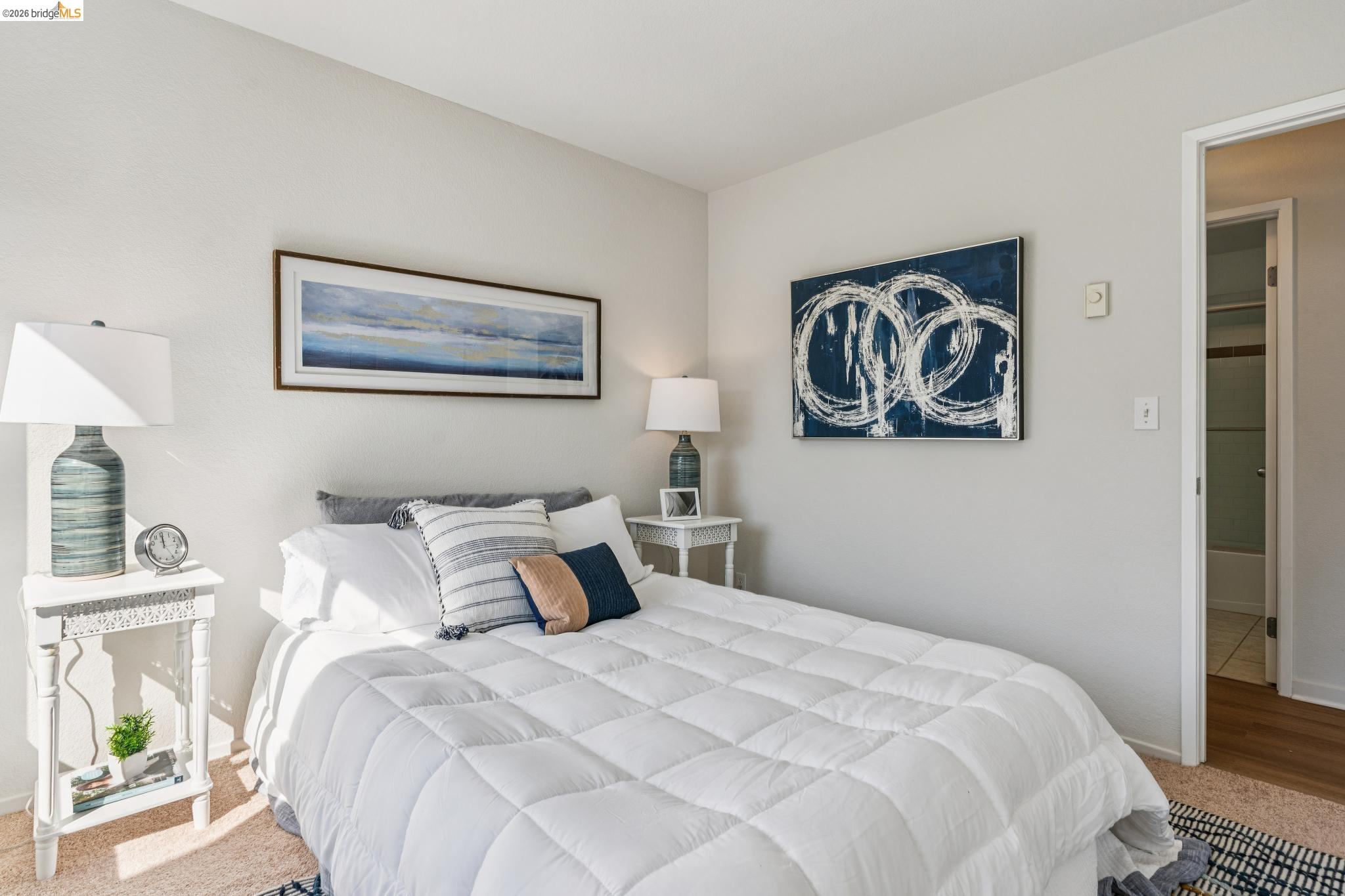 142 Shoreline Ct