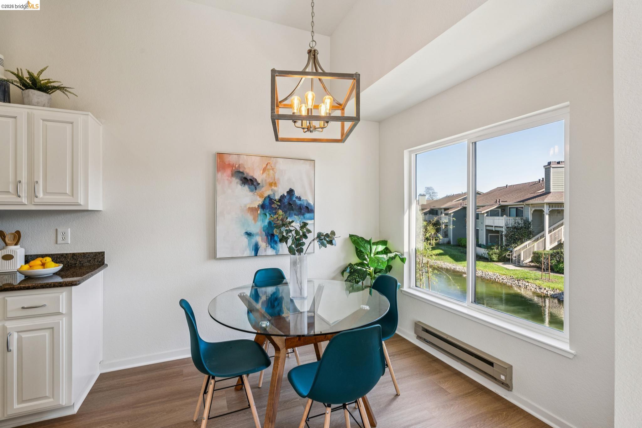 142 Shoreline Ct