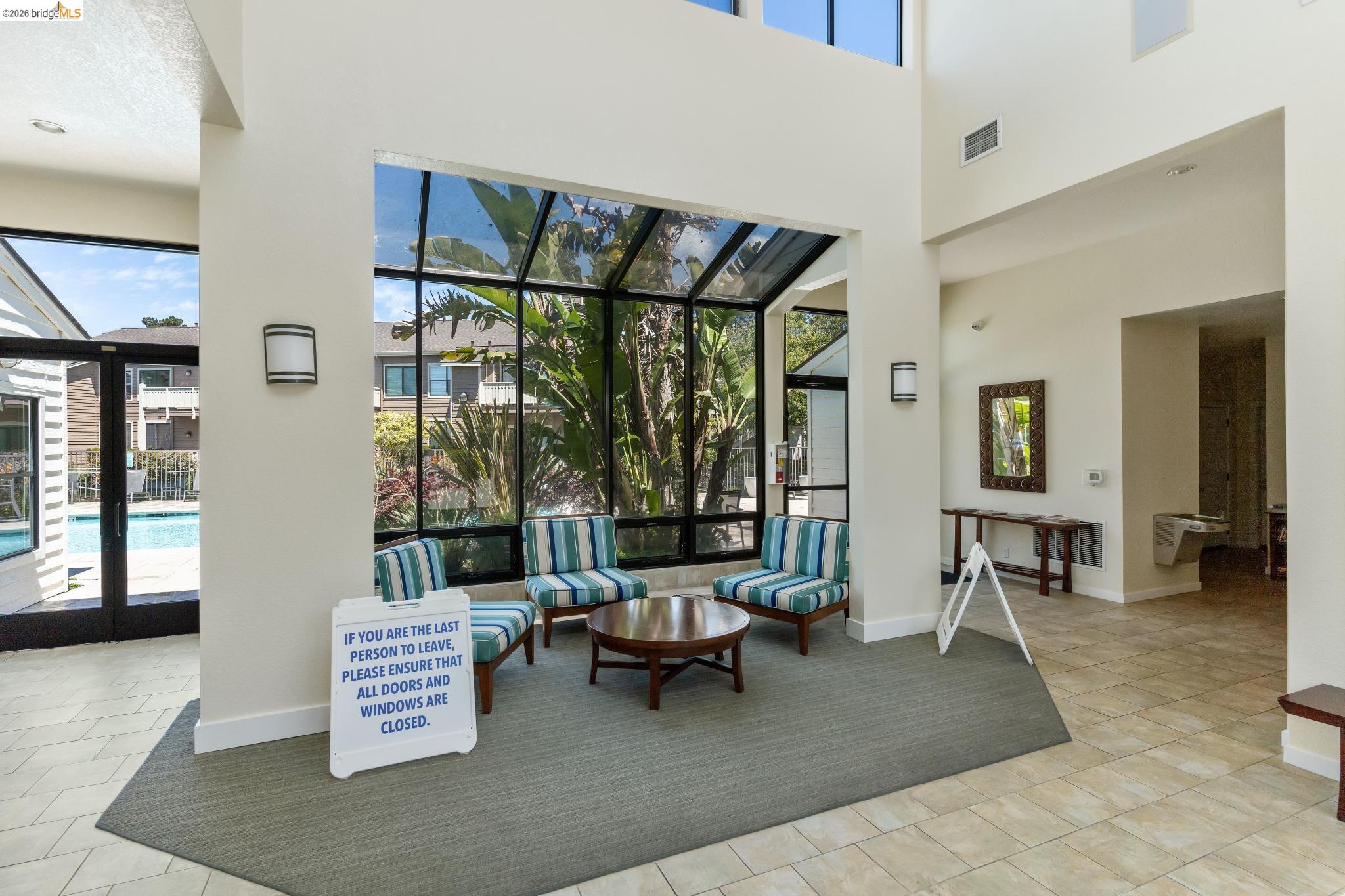 142 Shoreline Ct