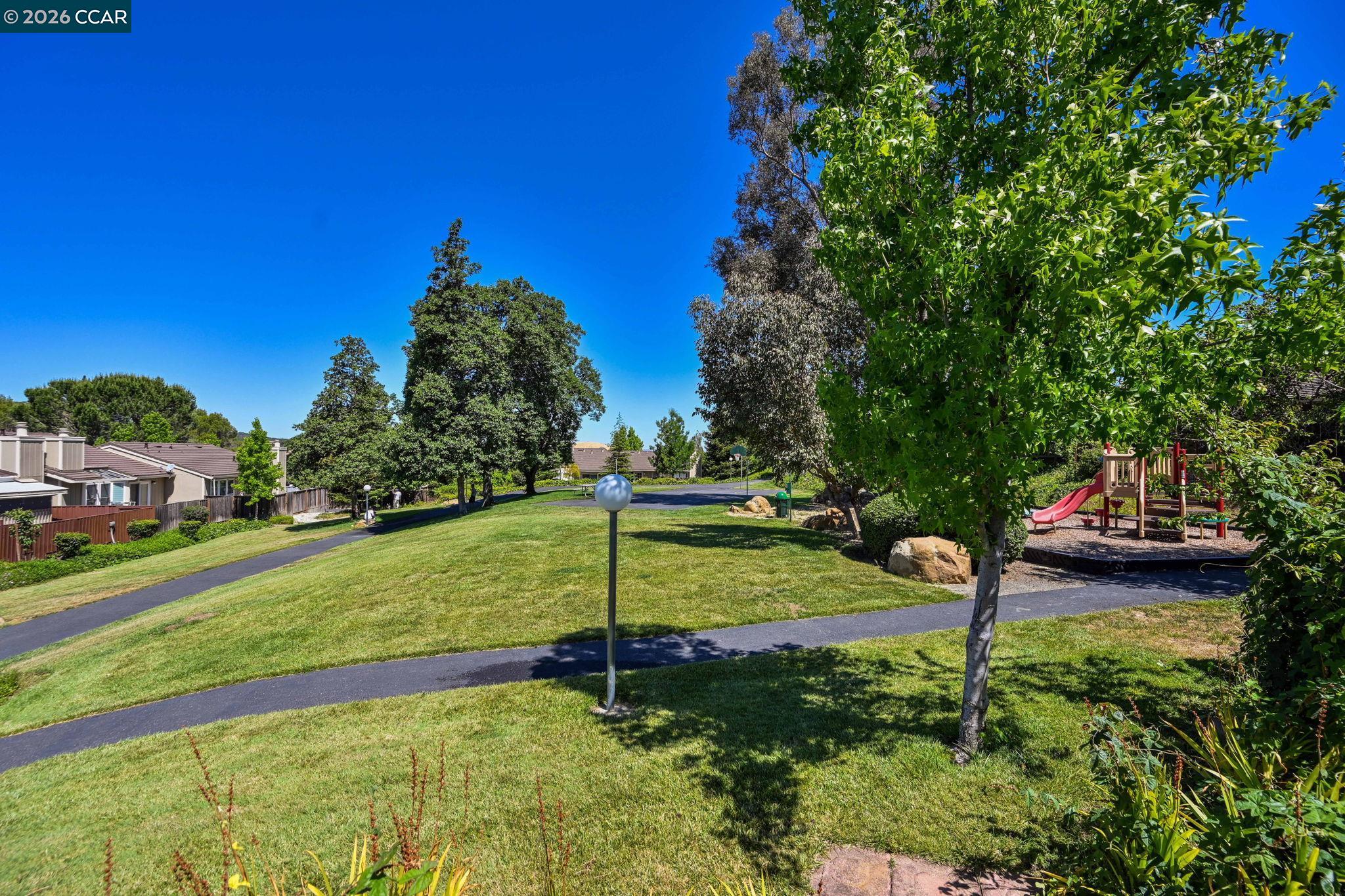 523 Thistle Cir