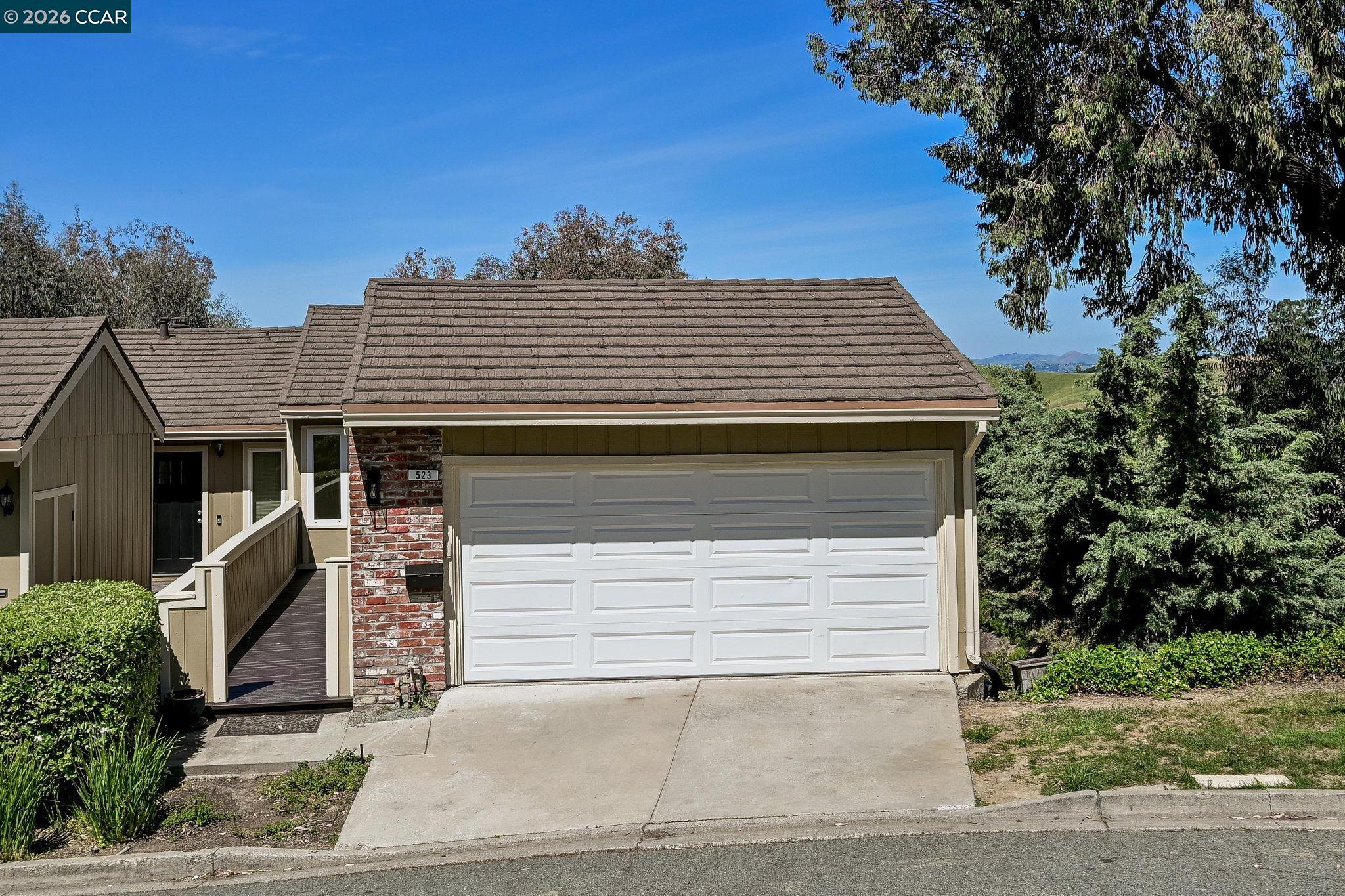 523 Thistle Cir