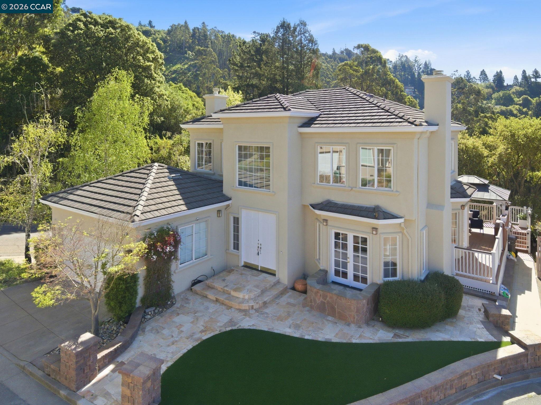1 Bay Forest Pl
