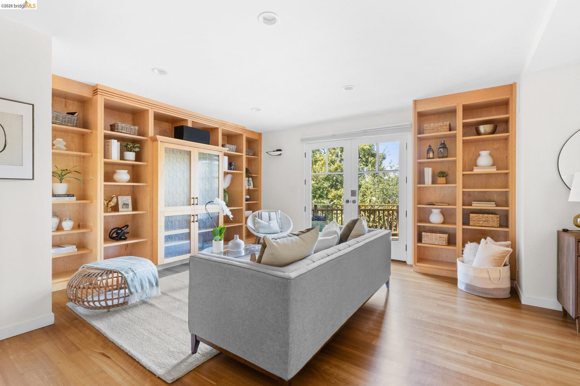 2893 Buena Vista Way