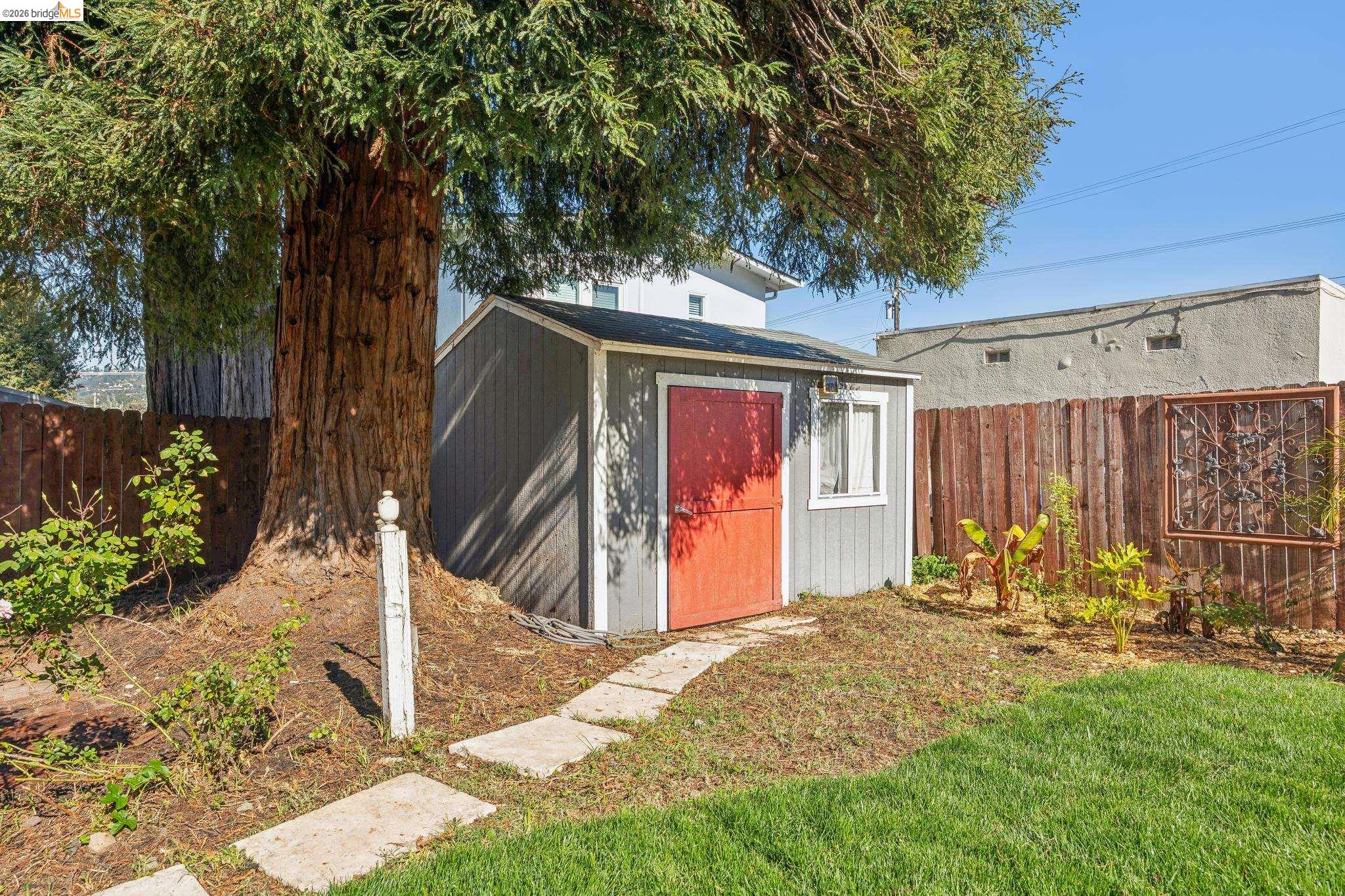 1138 Bella Vista Ave