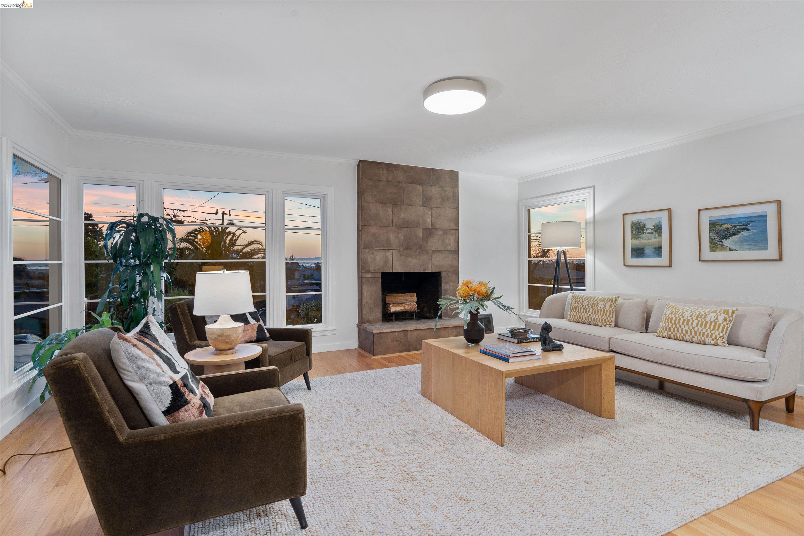 4484 Tulip Ave