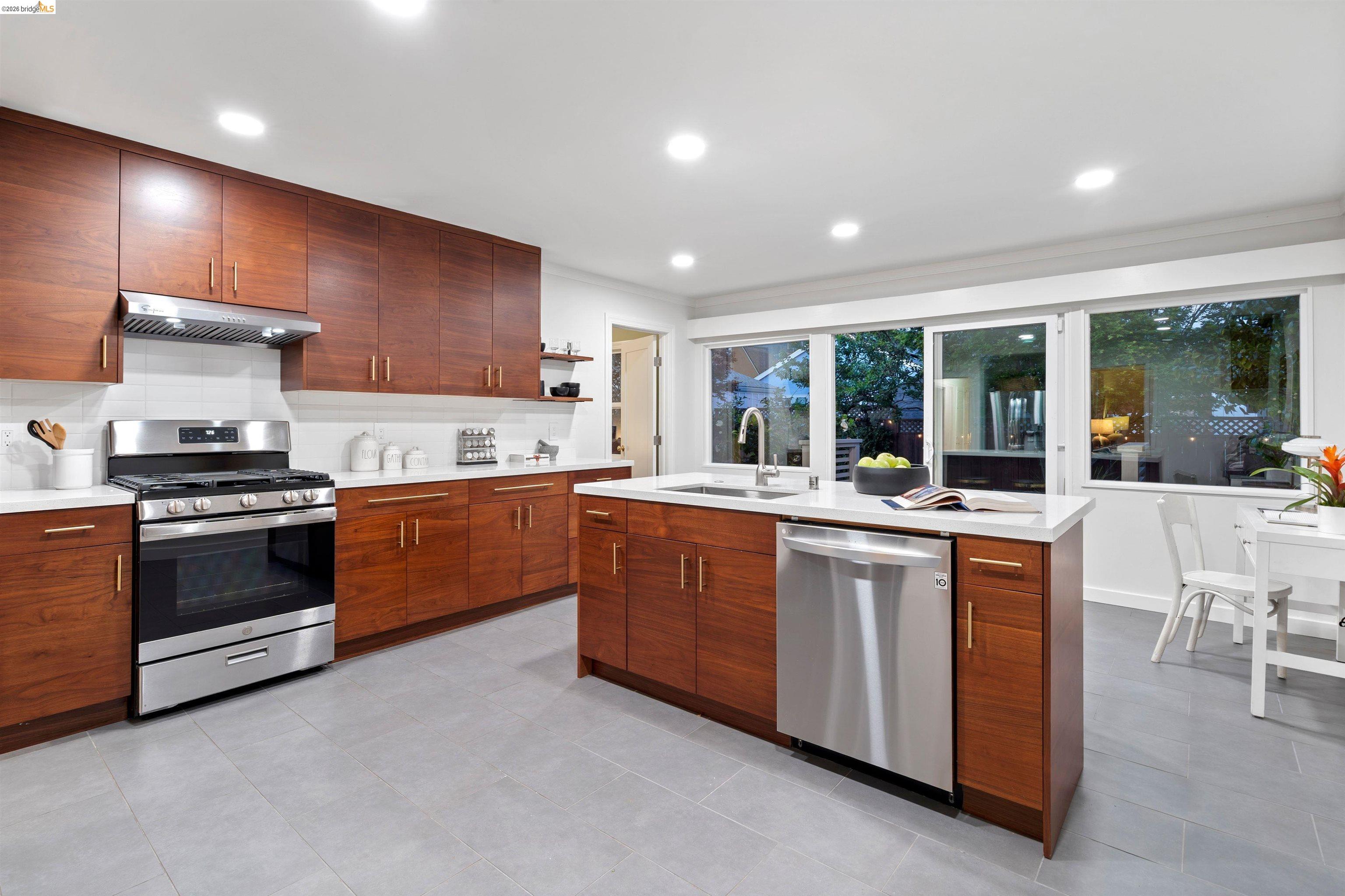 4484 Tulip Ave