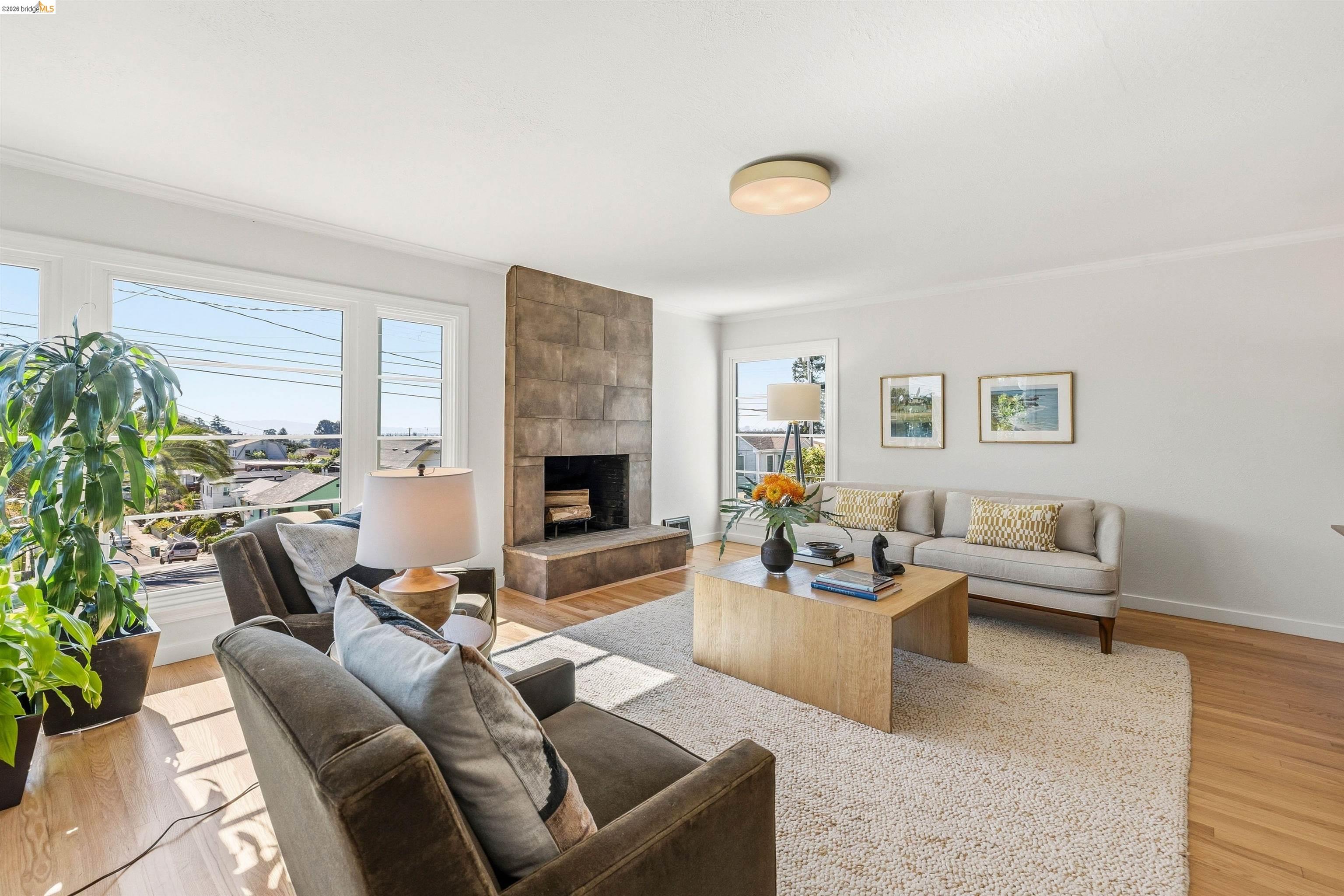 4484 Tulip Ave