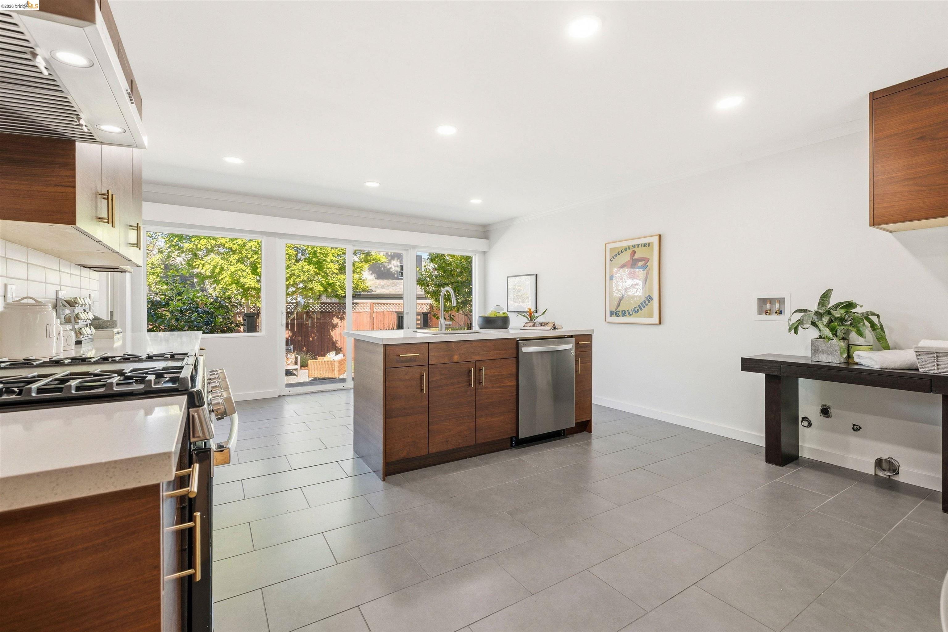 4484 Tulip Ave
