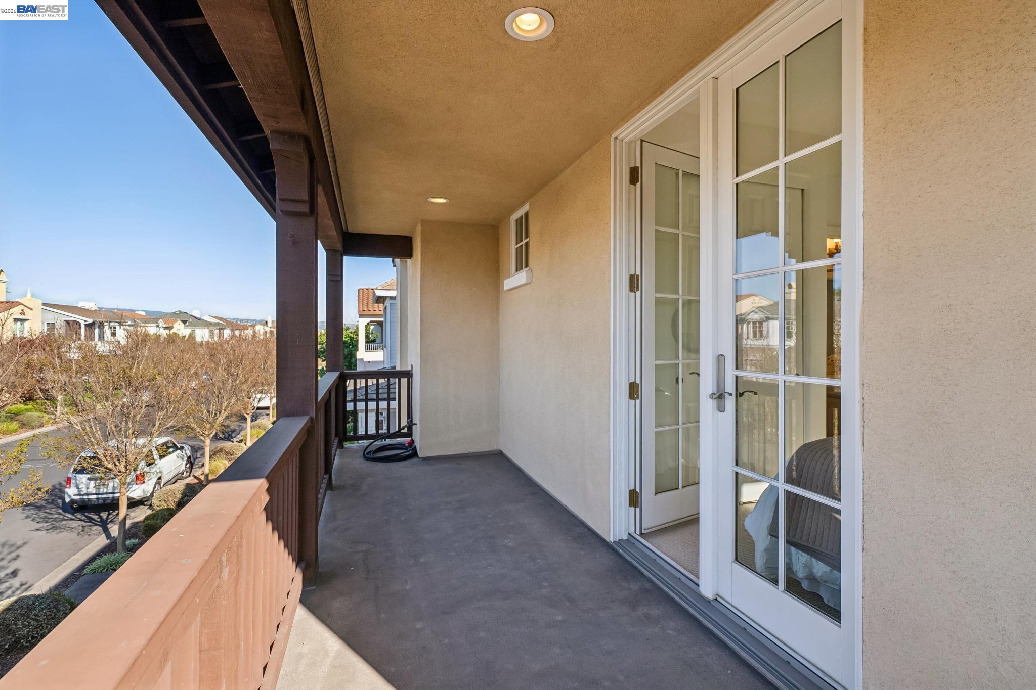 220 Hollister Avenue