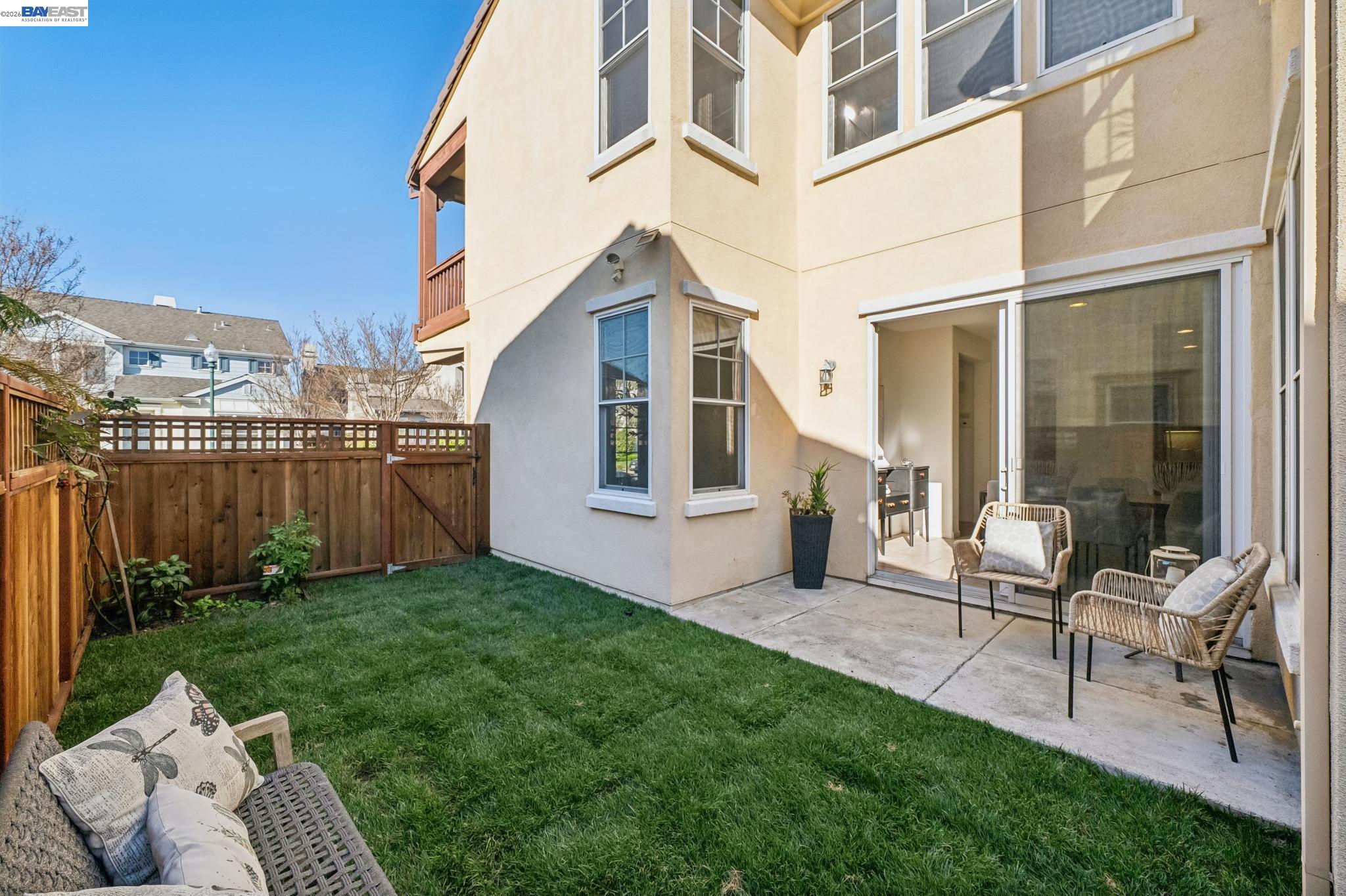 220 Hollister Avenue