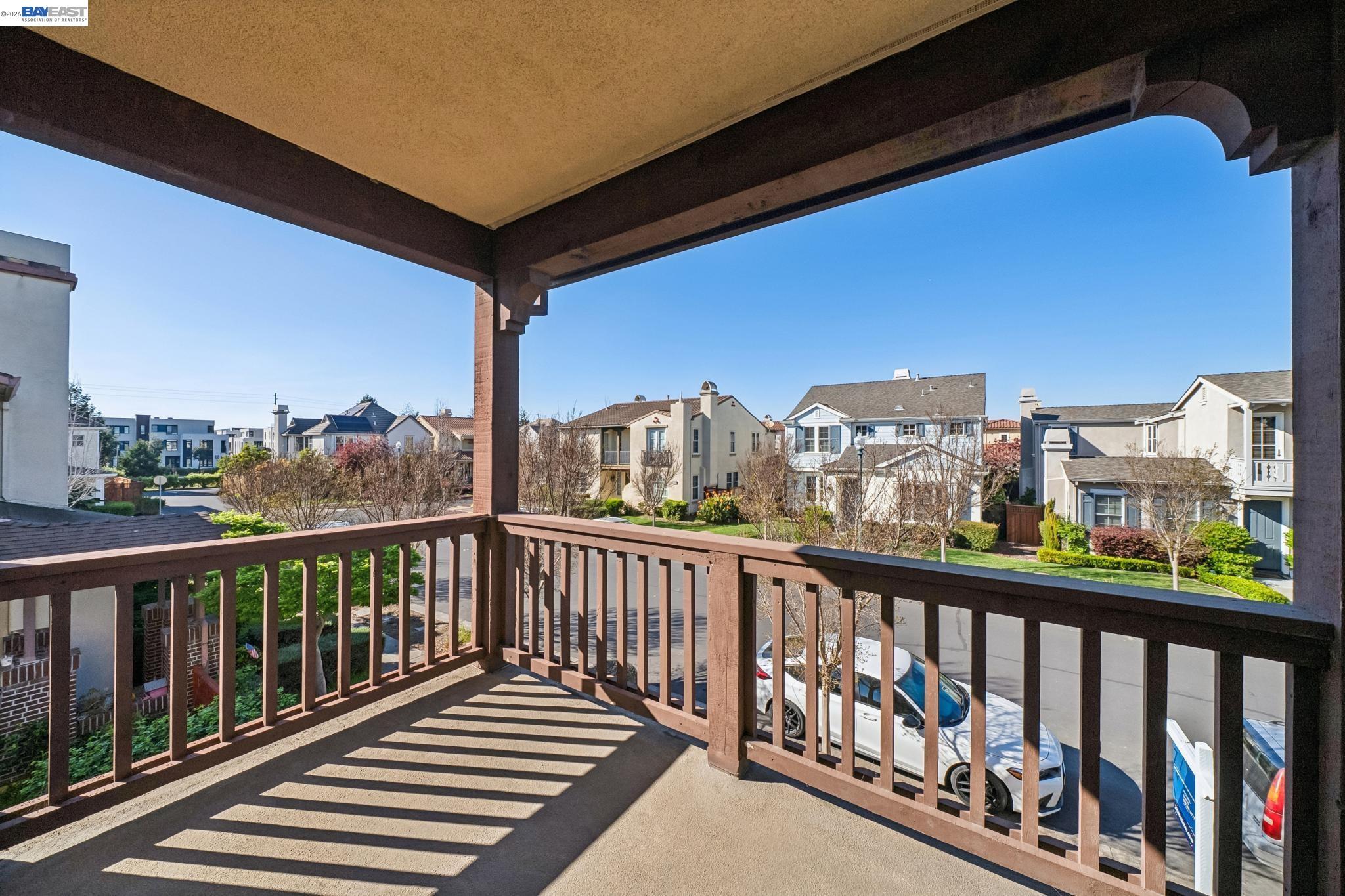 220 Hollister Avenue