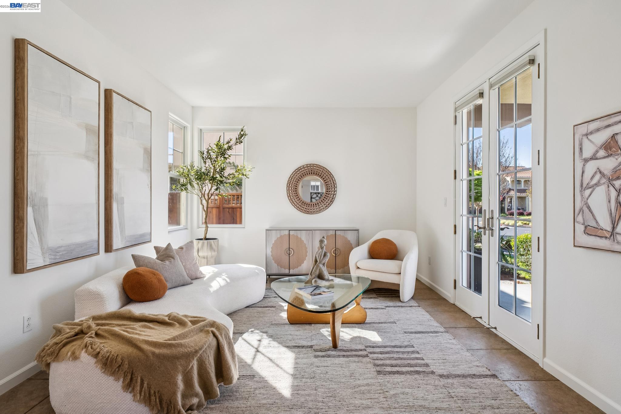 220 Hollister Avenue