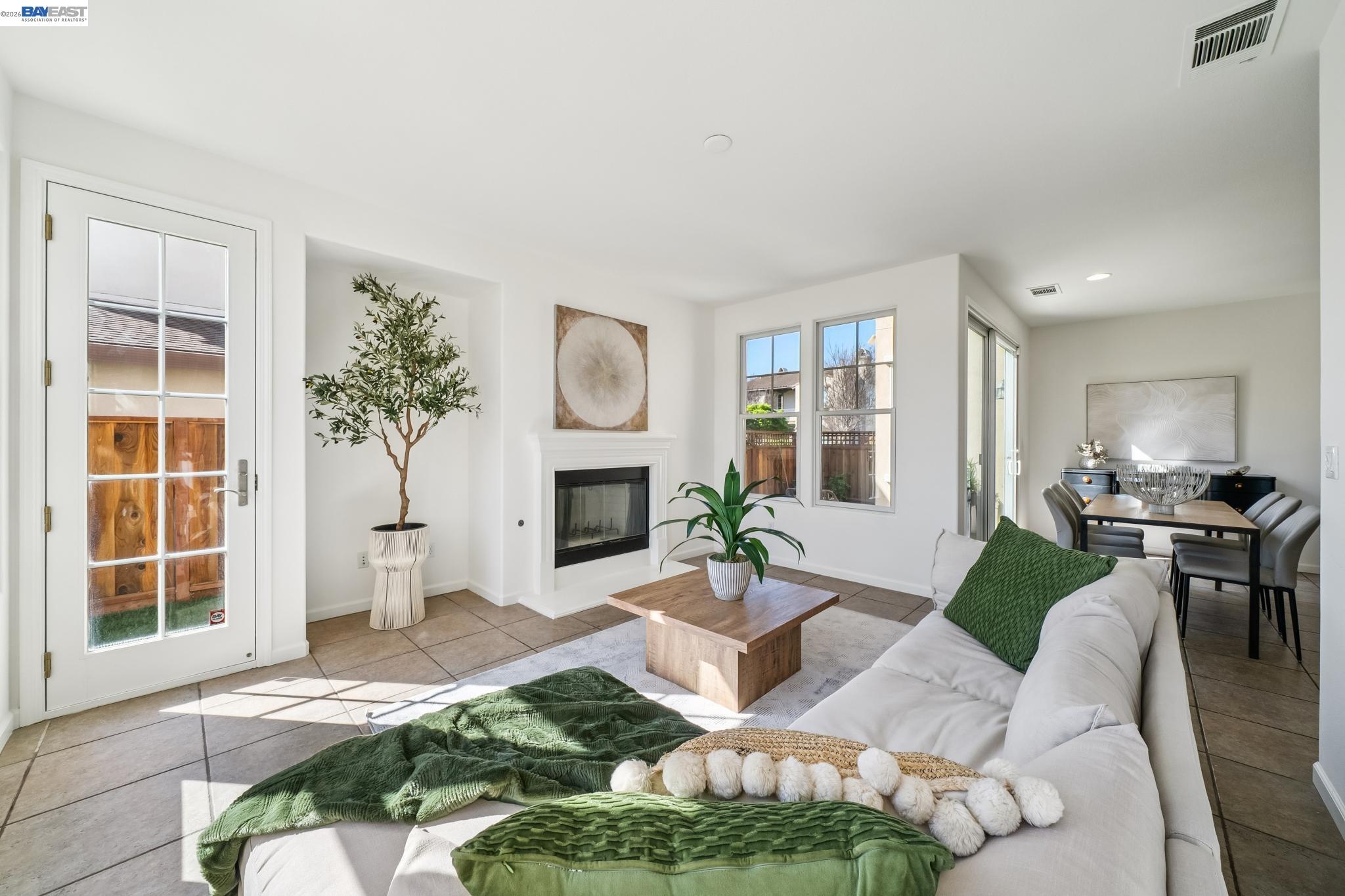 220 Hollister Avenue