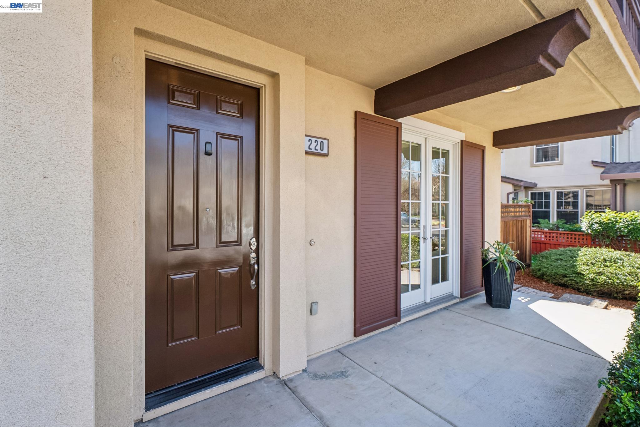 220 Hollister Avenue