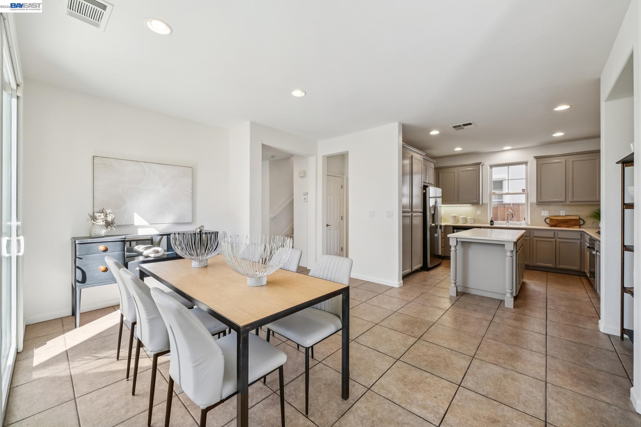 220 Hollister Avenue