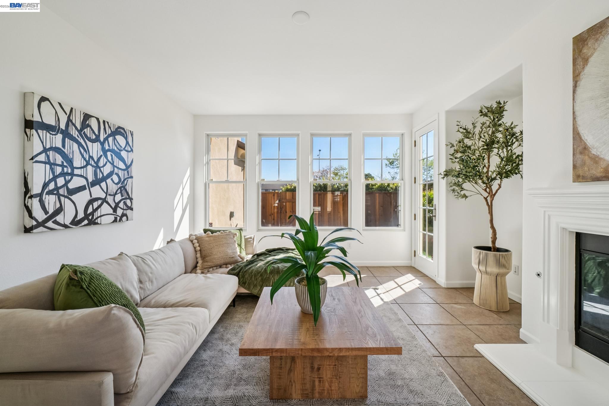 220 Hollister Avenue